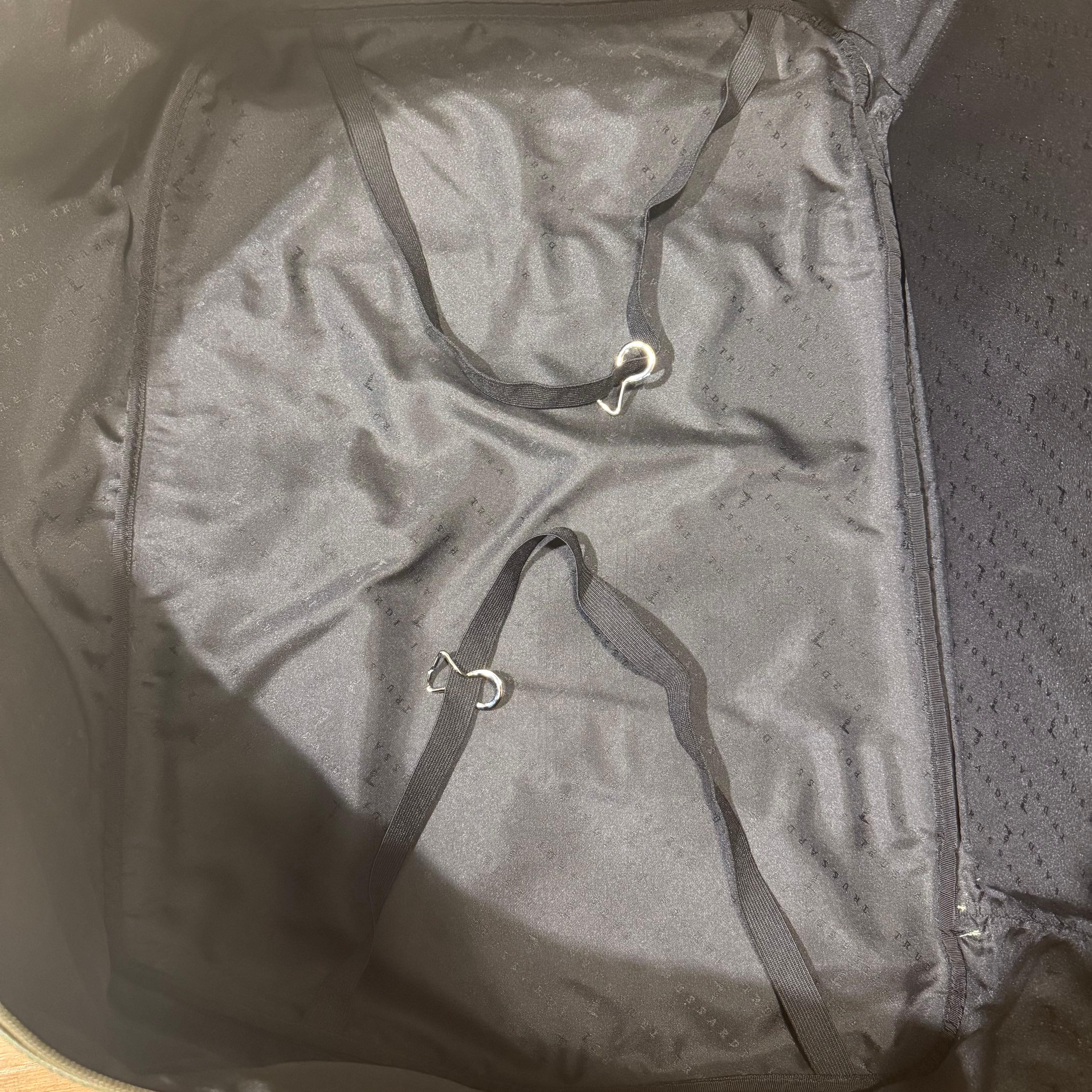 Bolso de viaje blando de piel verde Trussardi en venta 4