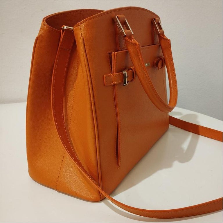 Trussardi  Leather bag size Unica In Excellent Condition For Sale In Gazzaniga (BG), IT