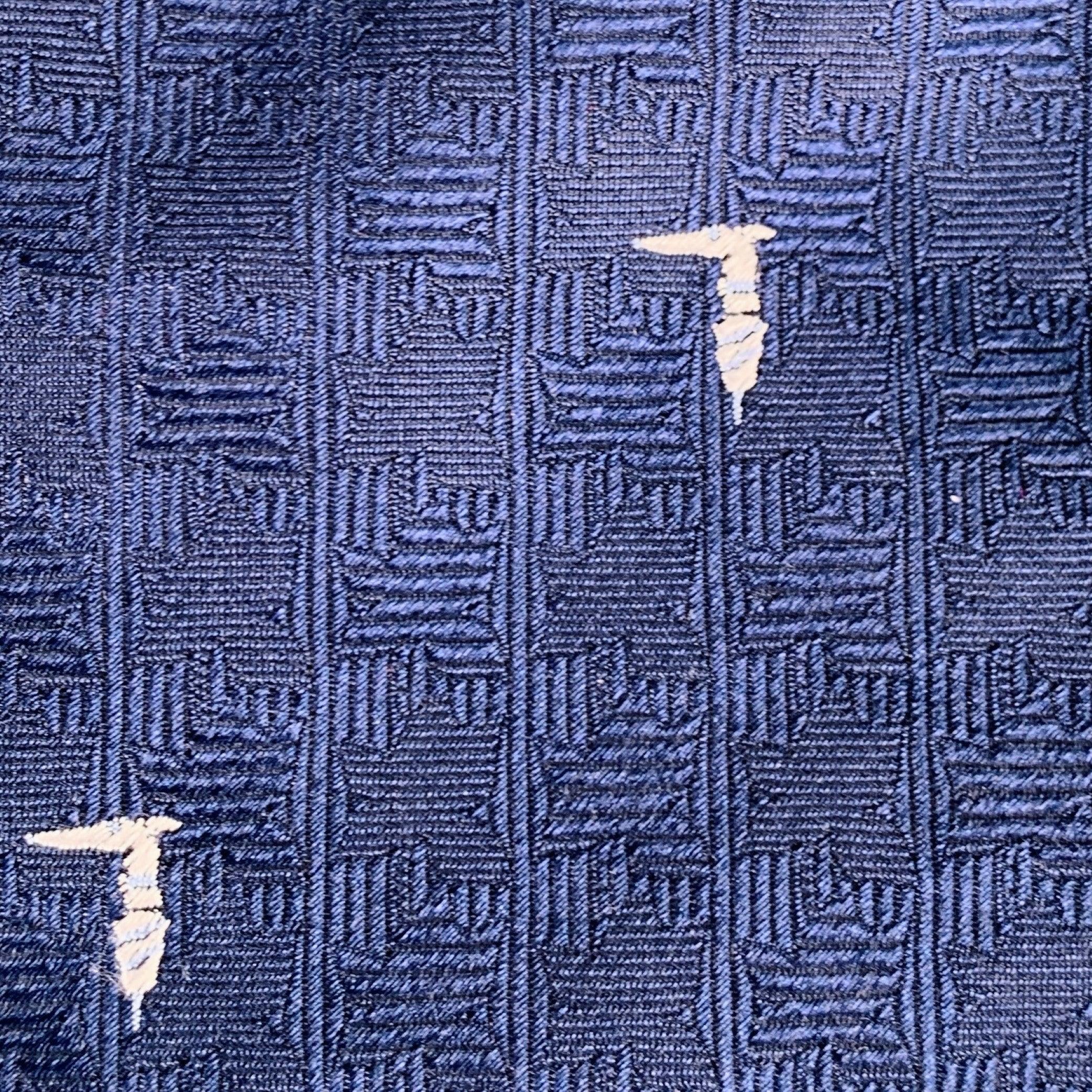 TRUSSARDI necktie
in a navy silk featuring a textured geometric design with white logo. Made in Italy.Very Good Pre-Owned Condition. 

Measurements: 
  Width: 3.5 inches Length: 60 inches 
  
  
 
Sui Generis Reference: 133828
Category: Tie
More