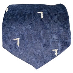 Trussardi Cravatta in seta con logo testurizzato bianco e blu