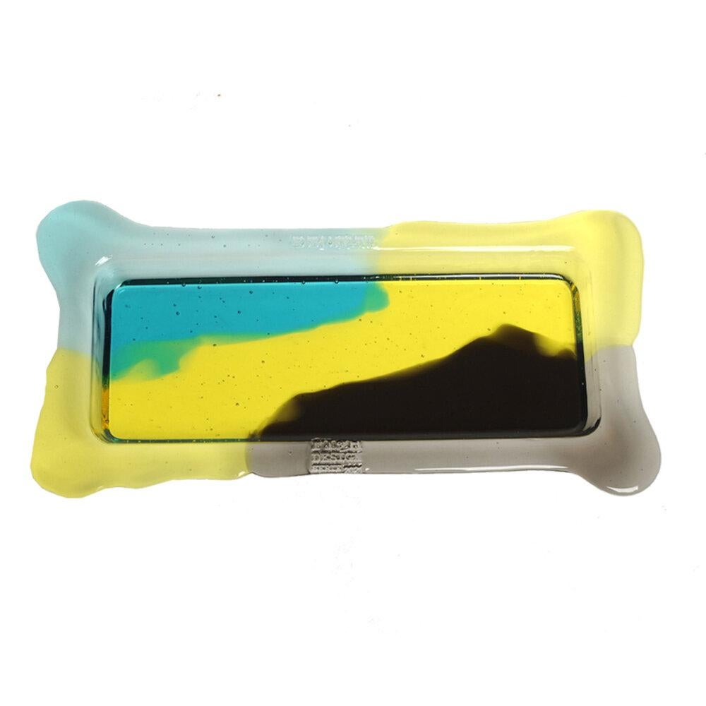 Try tray rectangular diag - clear yellow, aqua, grey

Tray in hard resin designed by Gaetano Pesce in 1998 for Fish Design collection.

Additional Info:
Material: Hard resin
Colours: Clear yellow, aqua, grey
Dimensions: 56cm x D