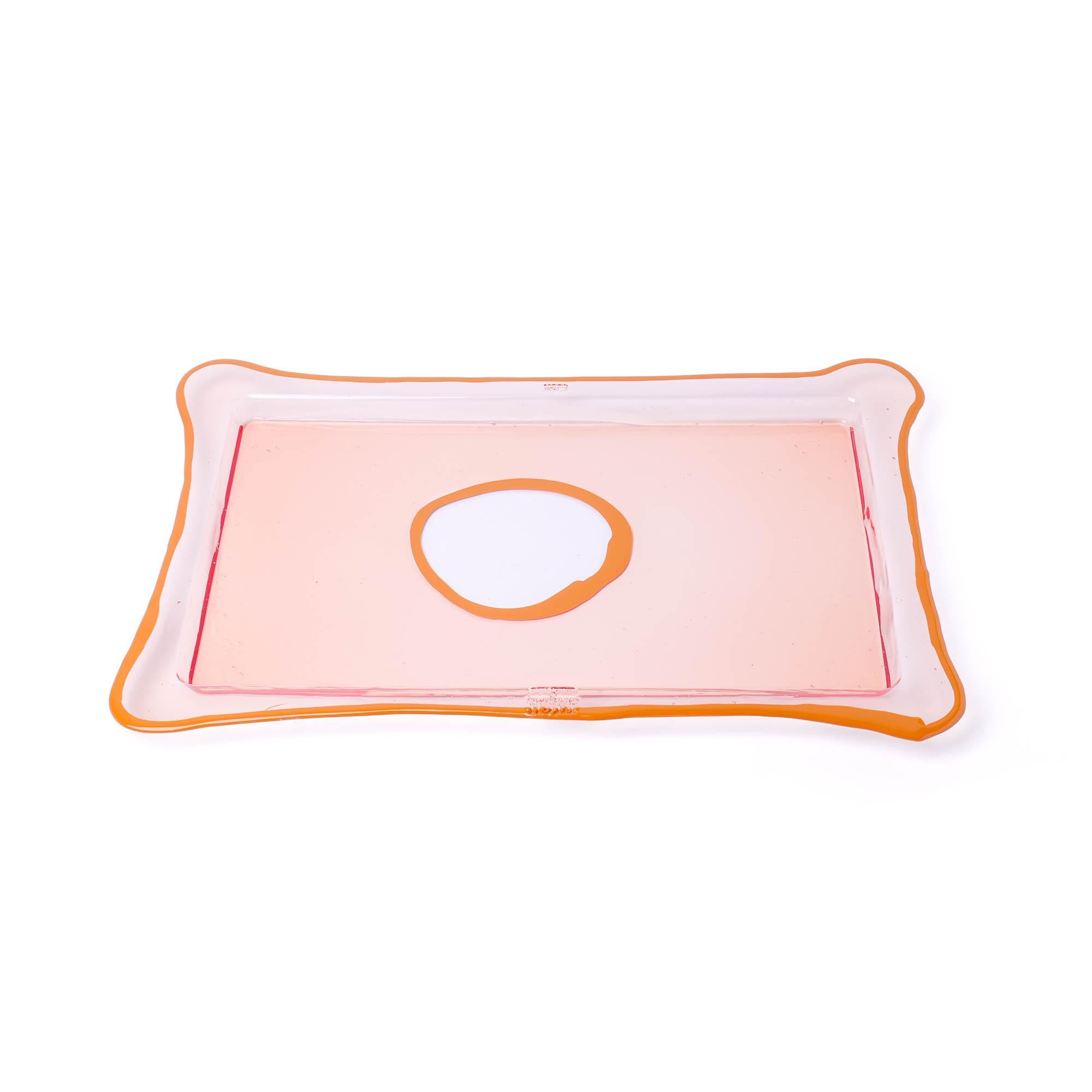 Try-Tray rectangular - Clear Ruby, ochre
Tray in hard resin designed by Gaetano Pesce in 1998 for Fish Design collection.

Colours: Clear ruby, ochre
Dimensions: 56cm x D 36cm
Material: RESIN
Tray in hard resin designed by Gaetano Pesce in 1995 for