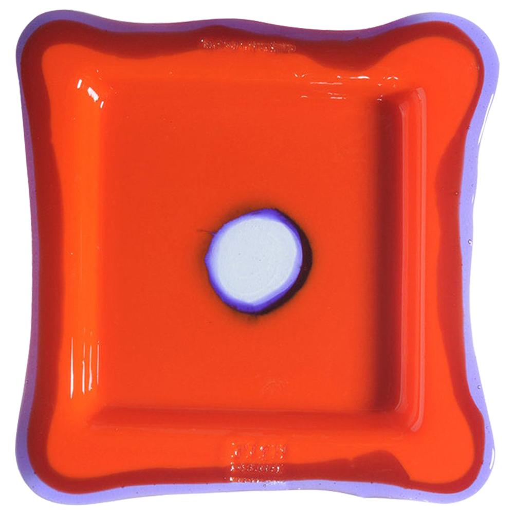 Mittelgroßes, quadratisches Tablett in mattem Orange, Klarlila von Gaetano Pesce