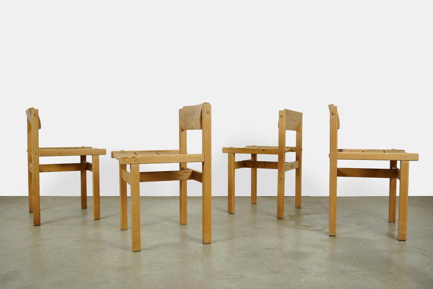 Norwegian Trybo pine dining chairs (4) by Edvin Helseth for Stange Bruk, Norway 1960s For Sale