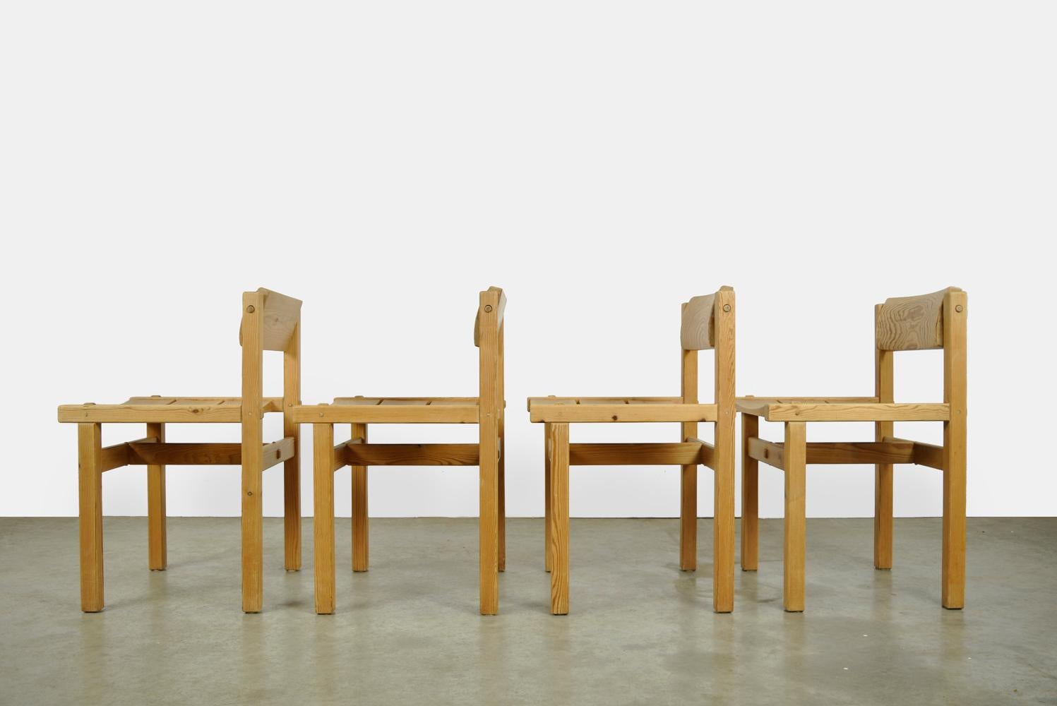 Mid-20th Century Trybo pine dining chairs (4) by Edvin Helseth for Stange Bruk, Norway 1960s For Sale