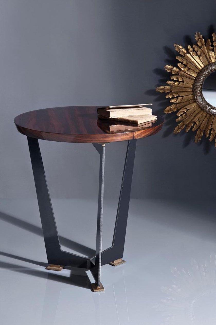 A contemporary interpretation of a famous Art Deco Design, mixing gun metal steel with high gloss ebony Macassar
Rosewood top 100% glossy, Metal industrial finish and brushed brass base.