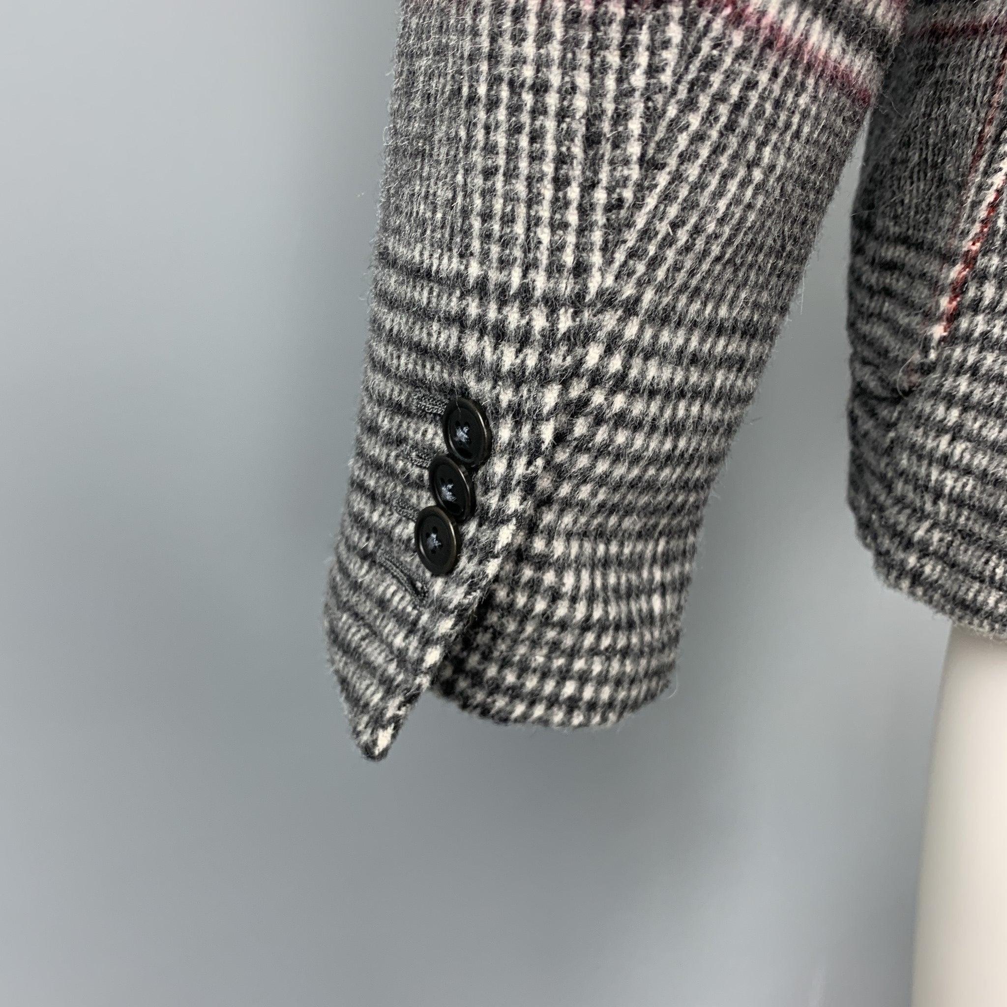 TS (S) Size S Gray Plaid Wool Blend Peak Lapel Sport Coat For Sale 1