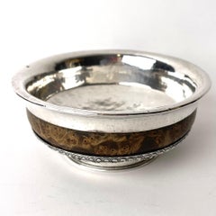 Tsampa Jha Phor Bowl in Silver and Burl Wood, Tibetan Himalayan 19th century