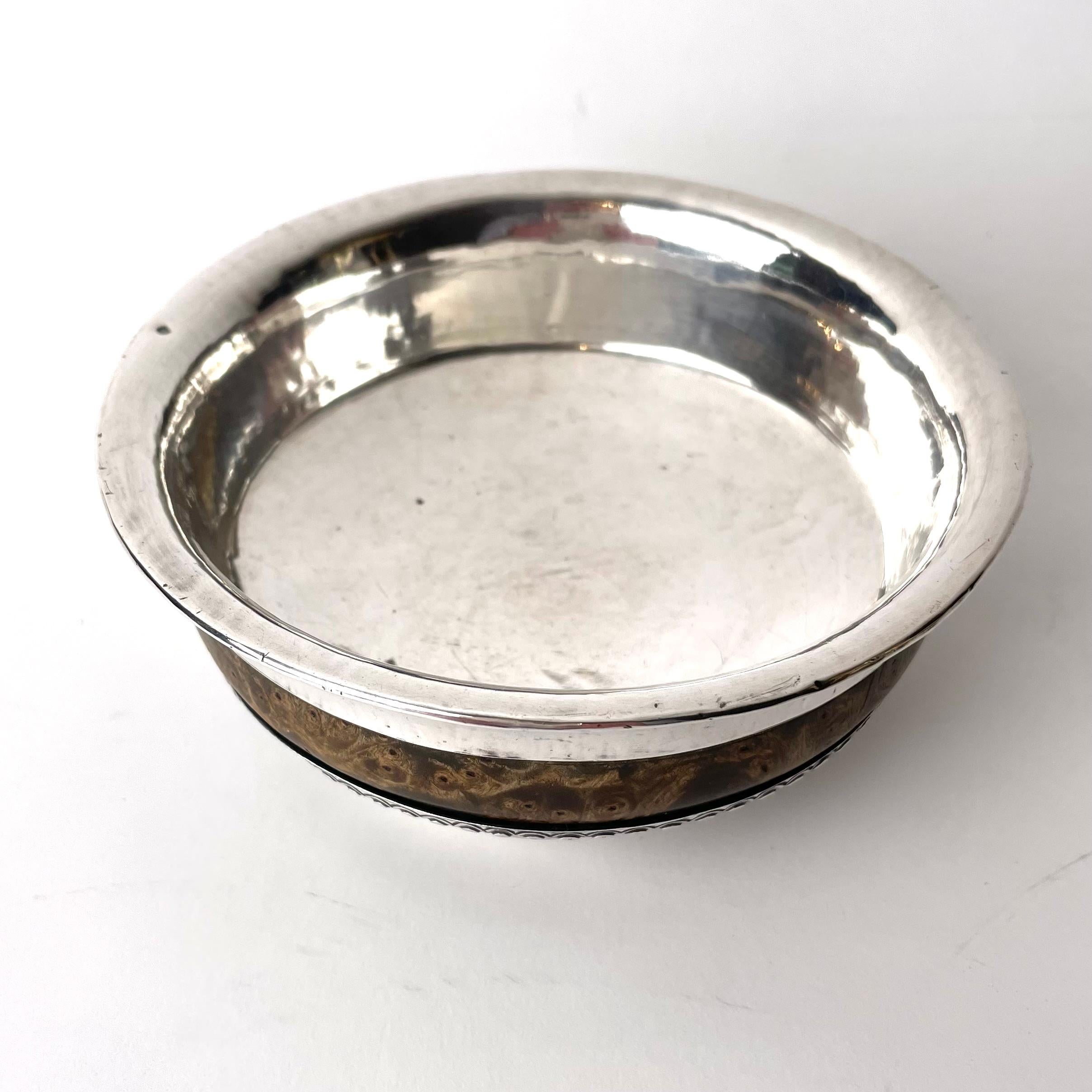 Repoussé Tsampa Jha Phor Bowl in Silver and Burl Wood, Tibetan Himalayan 19th century