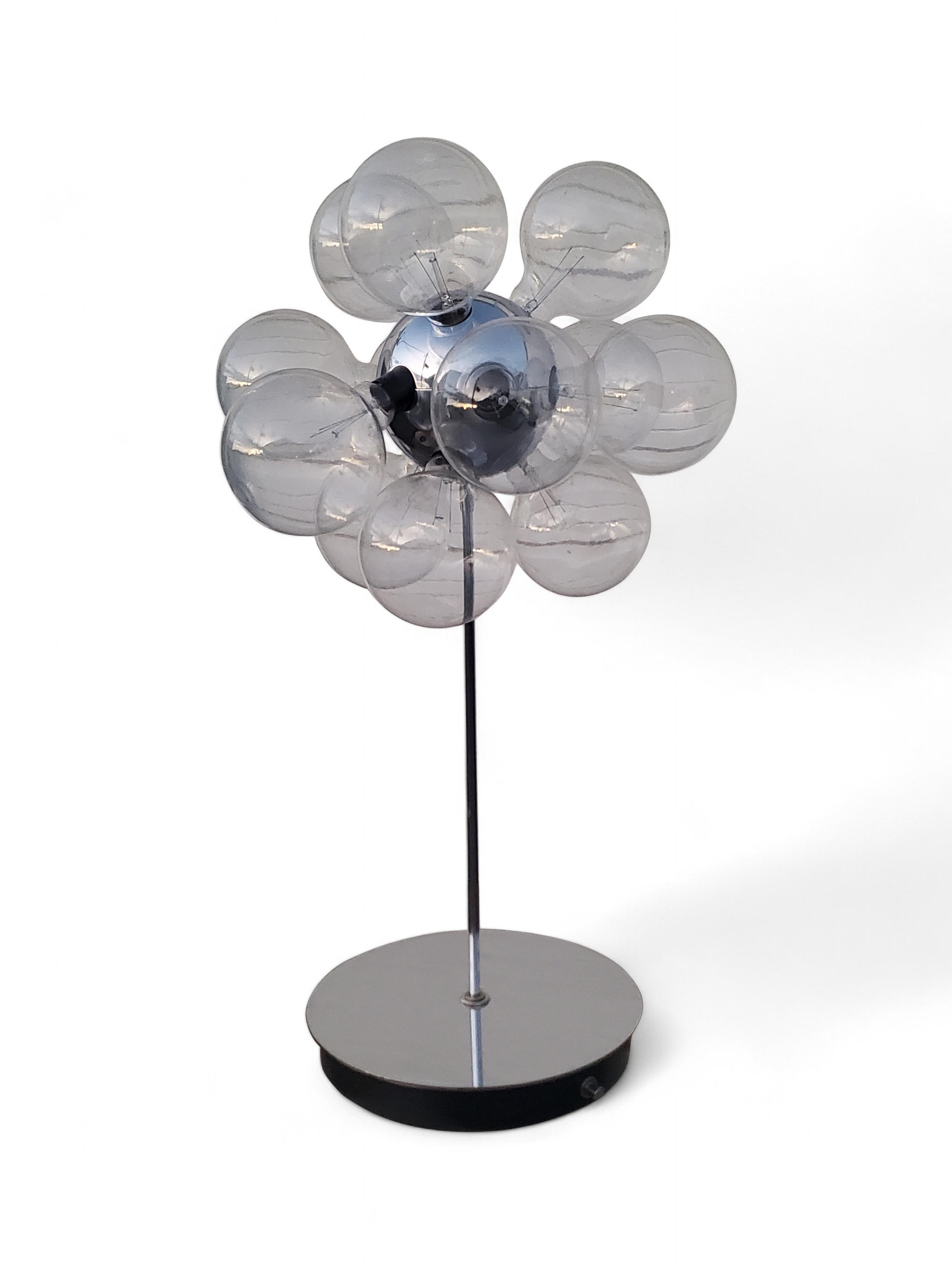 Tsao Designs Sputnik Table Lamp

This lamp features 12 bulbs 