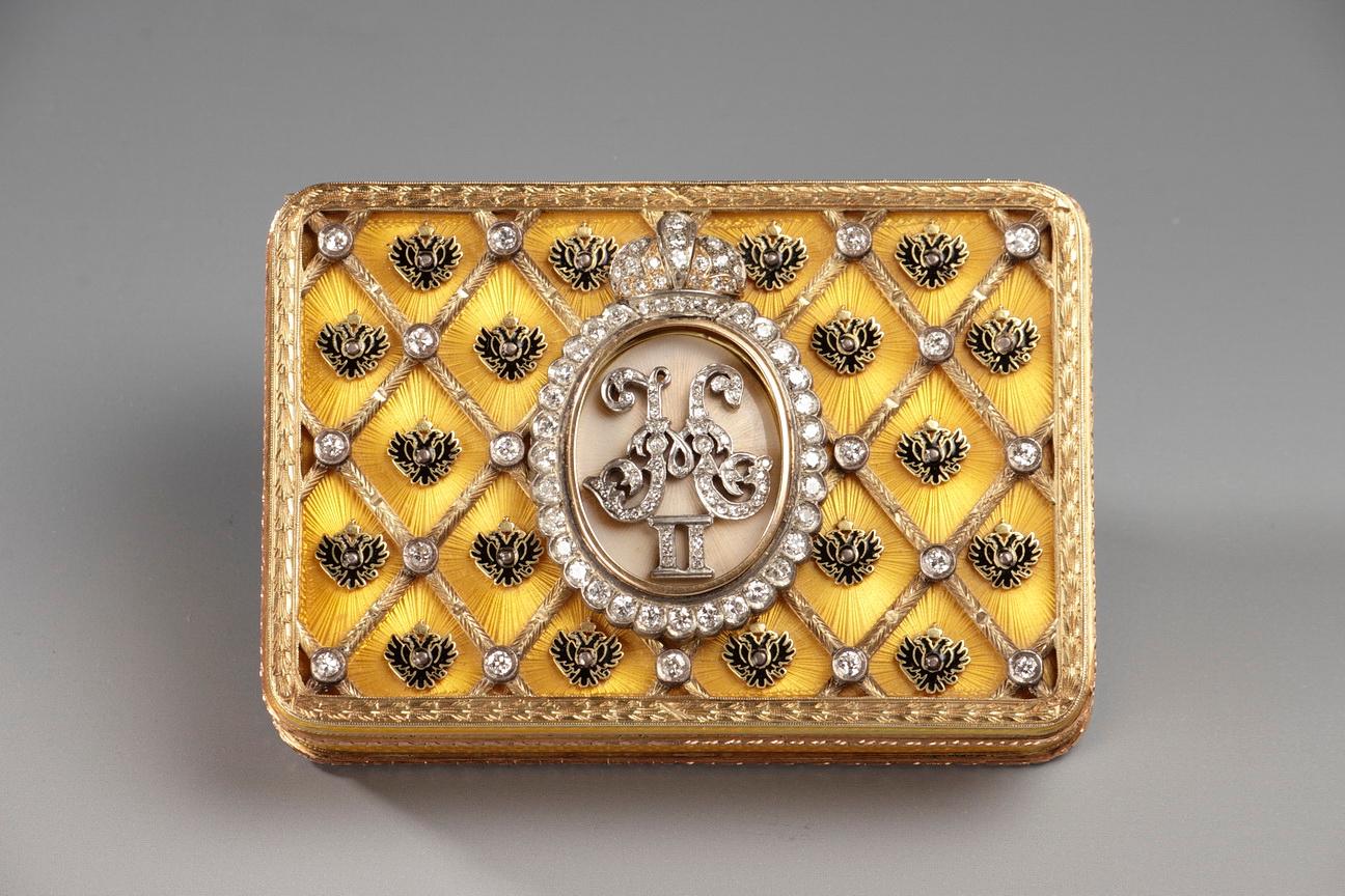 French Tsar Nicholas II coronation snuff box. In homage to FABERGE. Early 20th century.