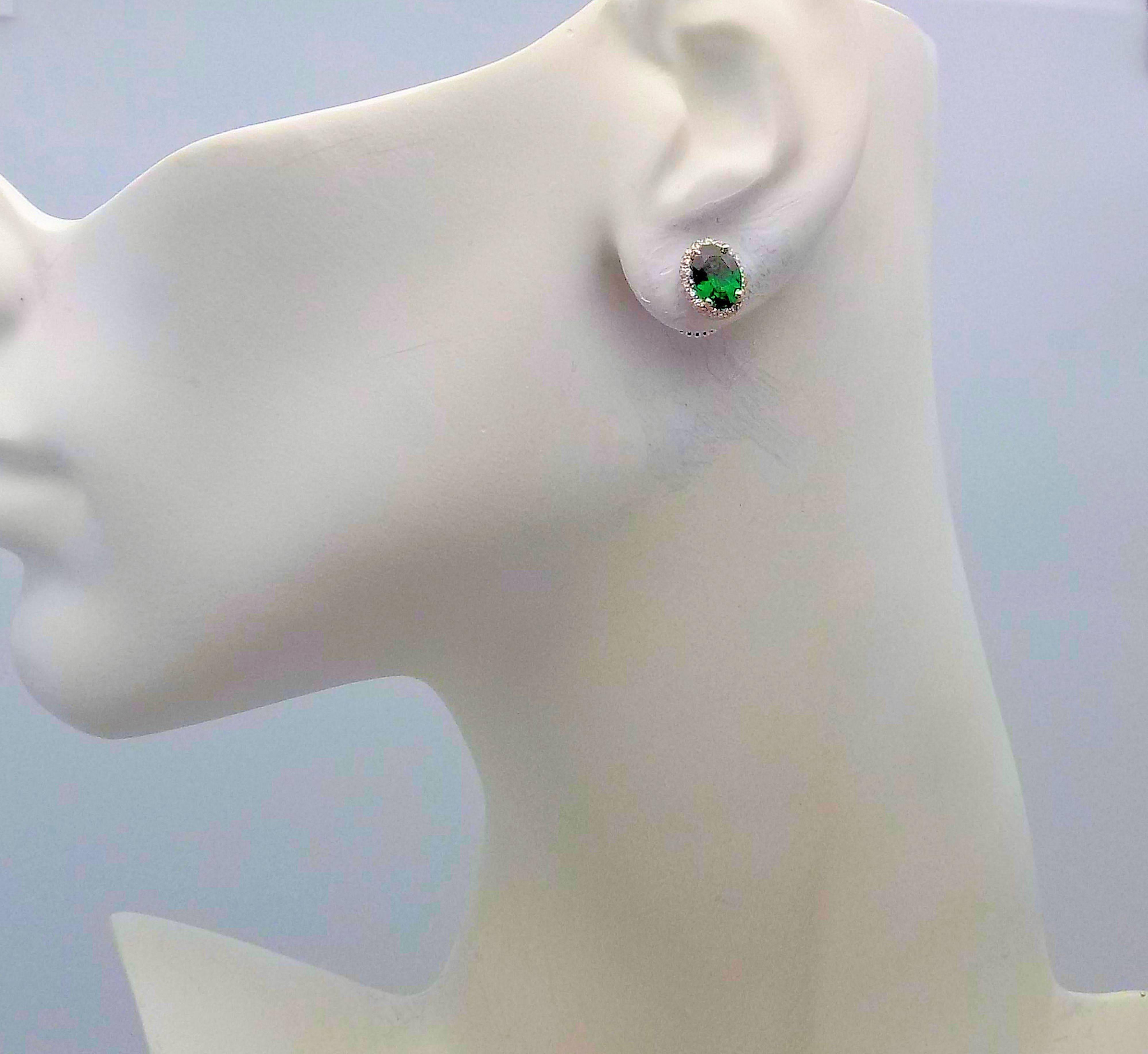 Tsavorite and Diamond Stud Earrings in 14 Karat White Gold In New Condition For Sale In Dallas, TX