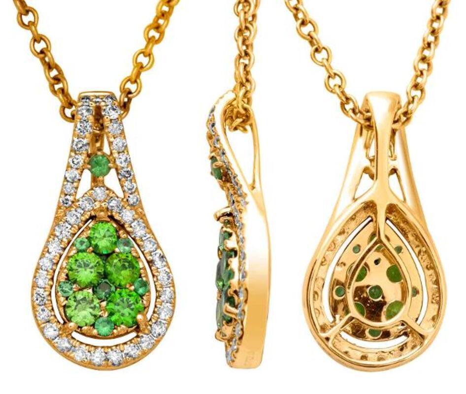 Tsavorite 18 Karat Yellow Gold with Diamonds Pendant for Necklace.

Diamonds of approximately 0.19 carats and Tsavorite approximately 0.43 carats, mounted on an 18 Karat Yellow Gold pendant for a necklace. The pendant weighs approximately around