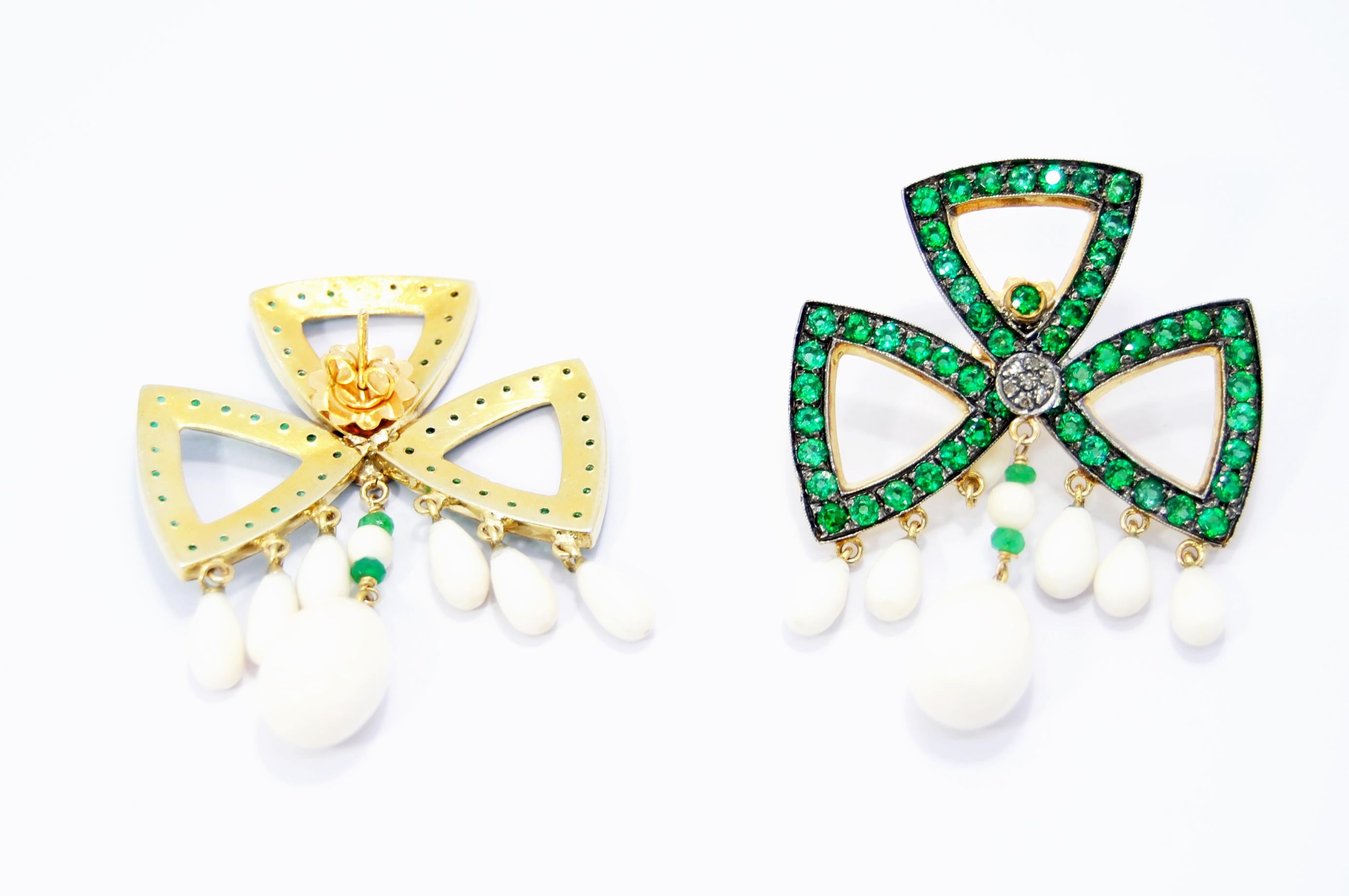 Irama Pradera is a Young designer from Spain that searches always for the best gems and combines classic with contemporary mounting and styles. 
The earrings measure 35mm in length and have a gross weight of 5gr.
Tsavorites total  2ct 
