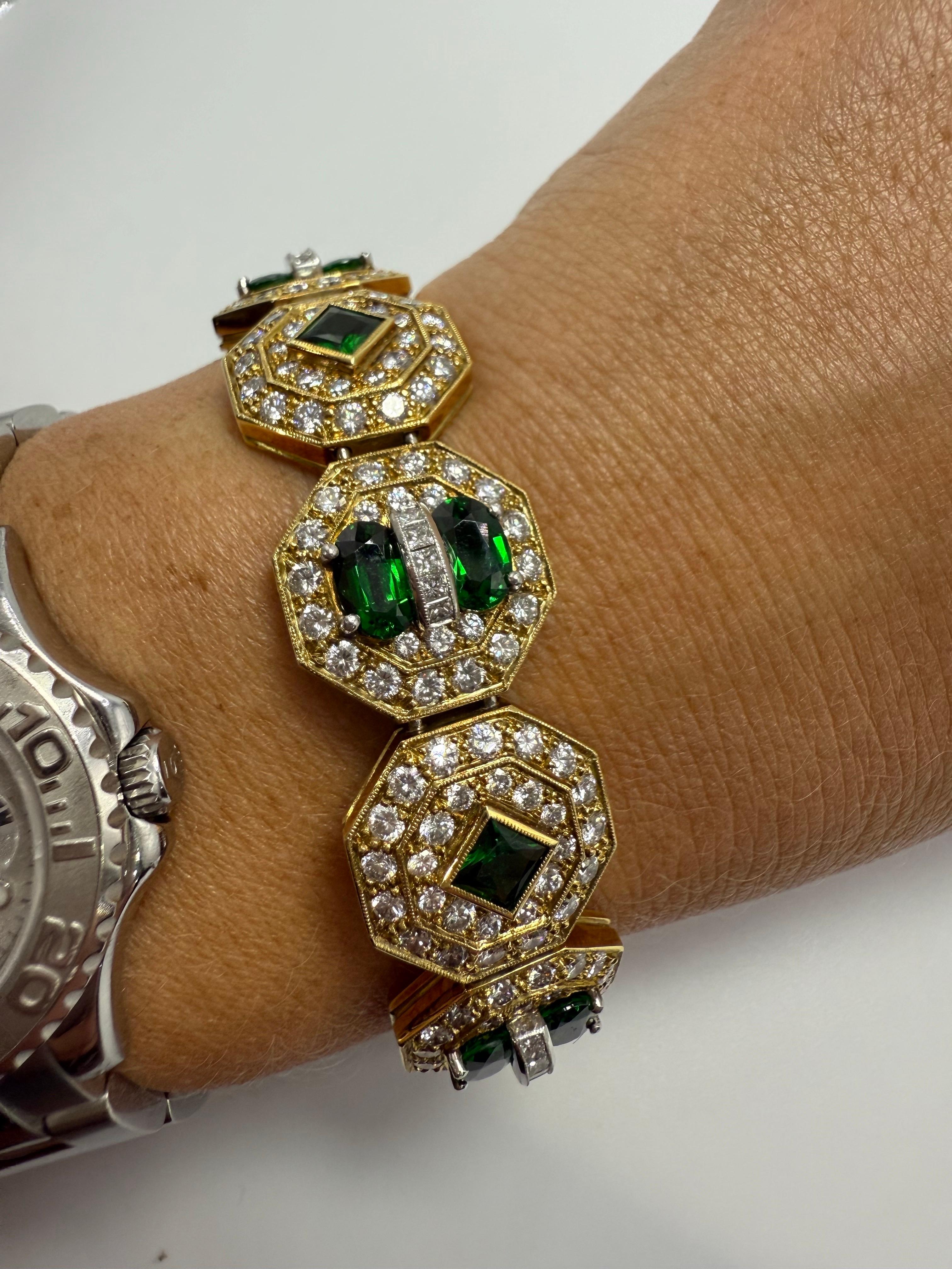 Pulsera Tsavorita y Diamantes Oro 18KT en Excelente estado para la venta en Boca Raton, FL
