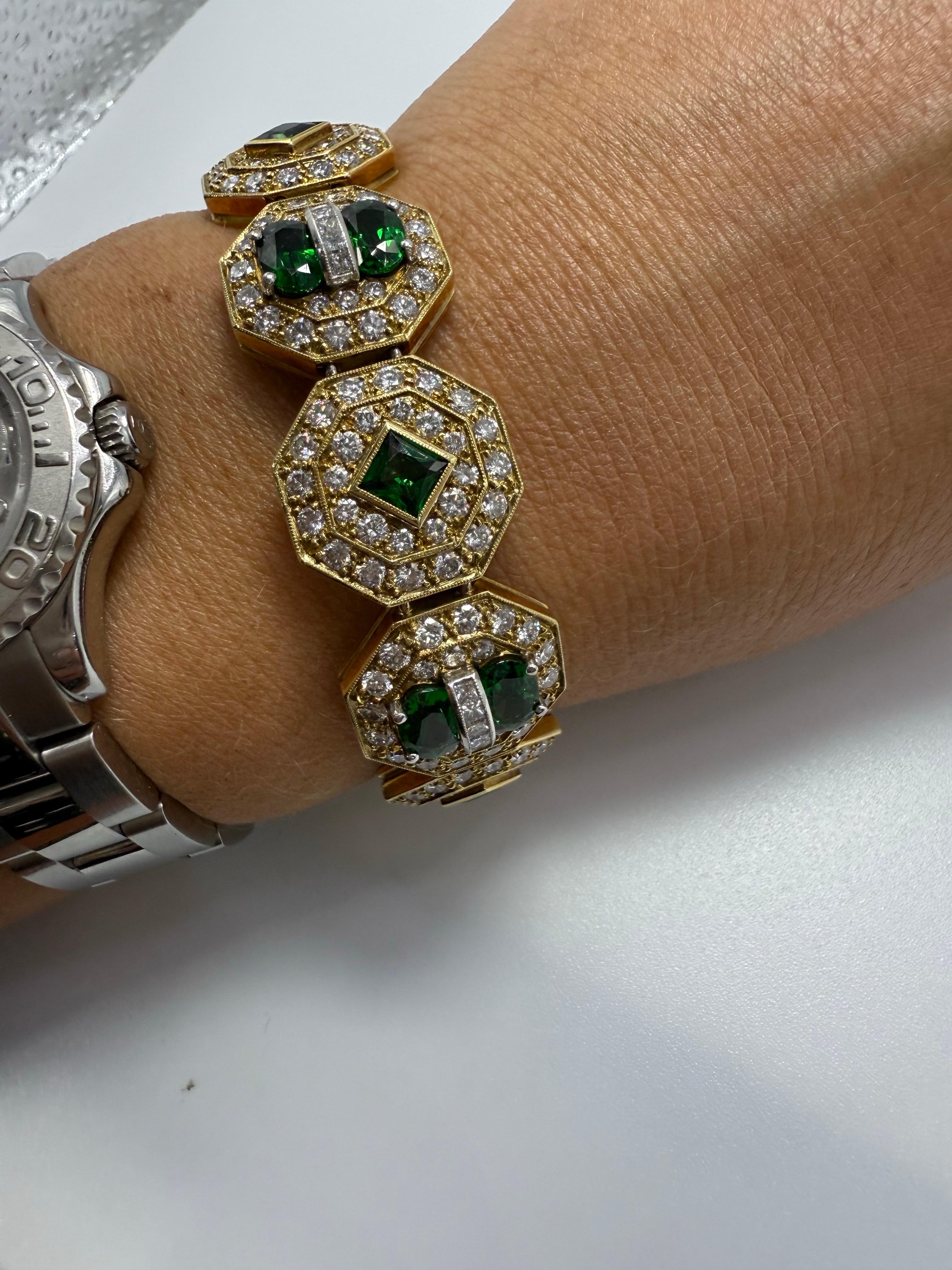 Pulsera Tsavorita y Diamantes Oro 18KT en venta 3