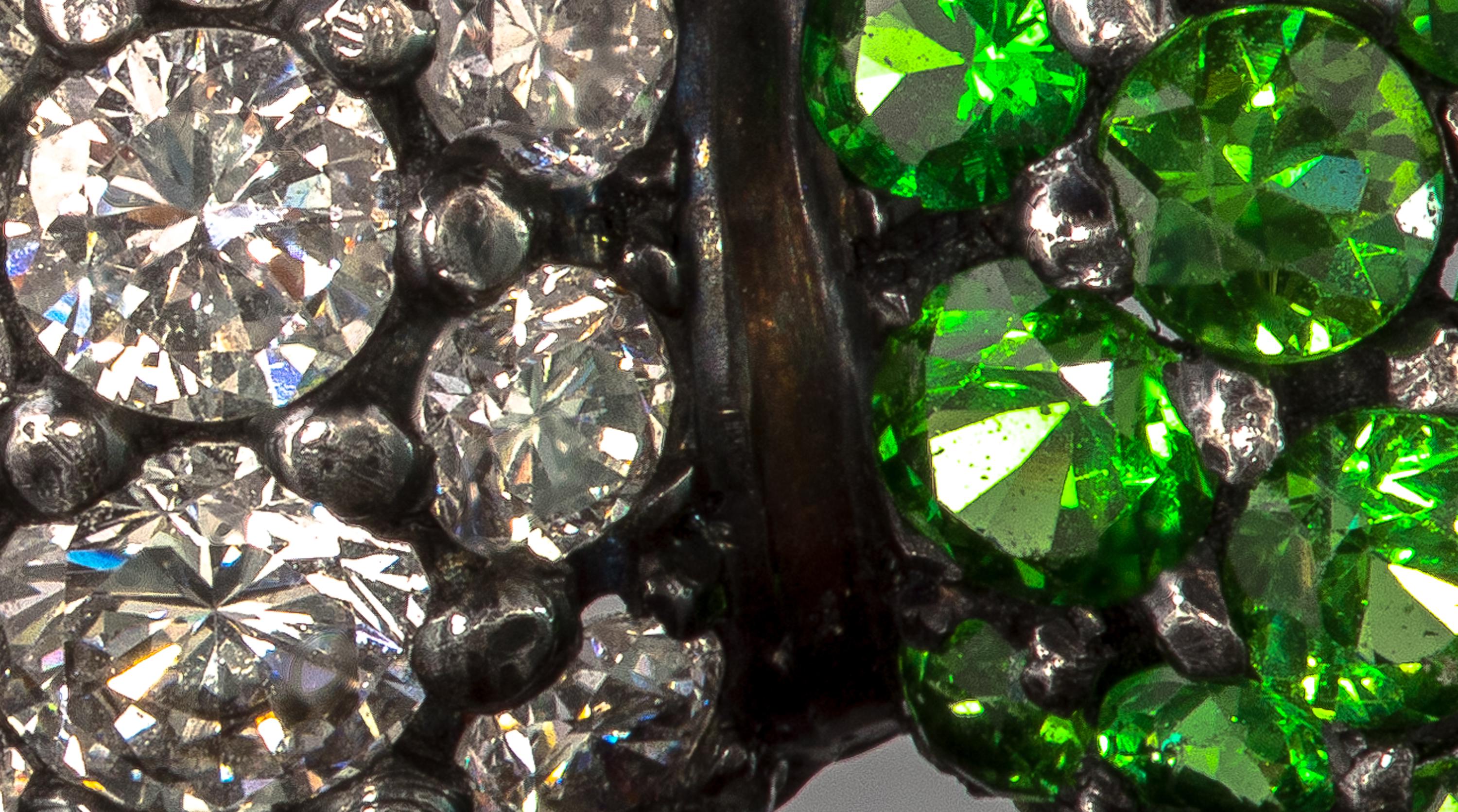 Boucles d'oreilles en tsavorite et diamant en vente 4