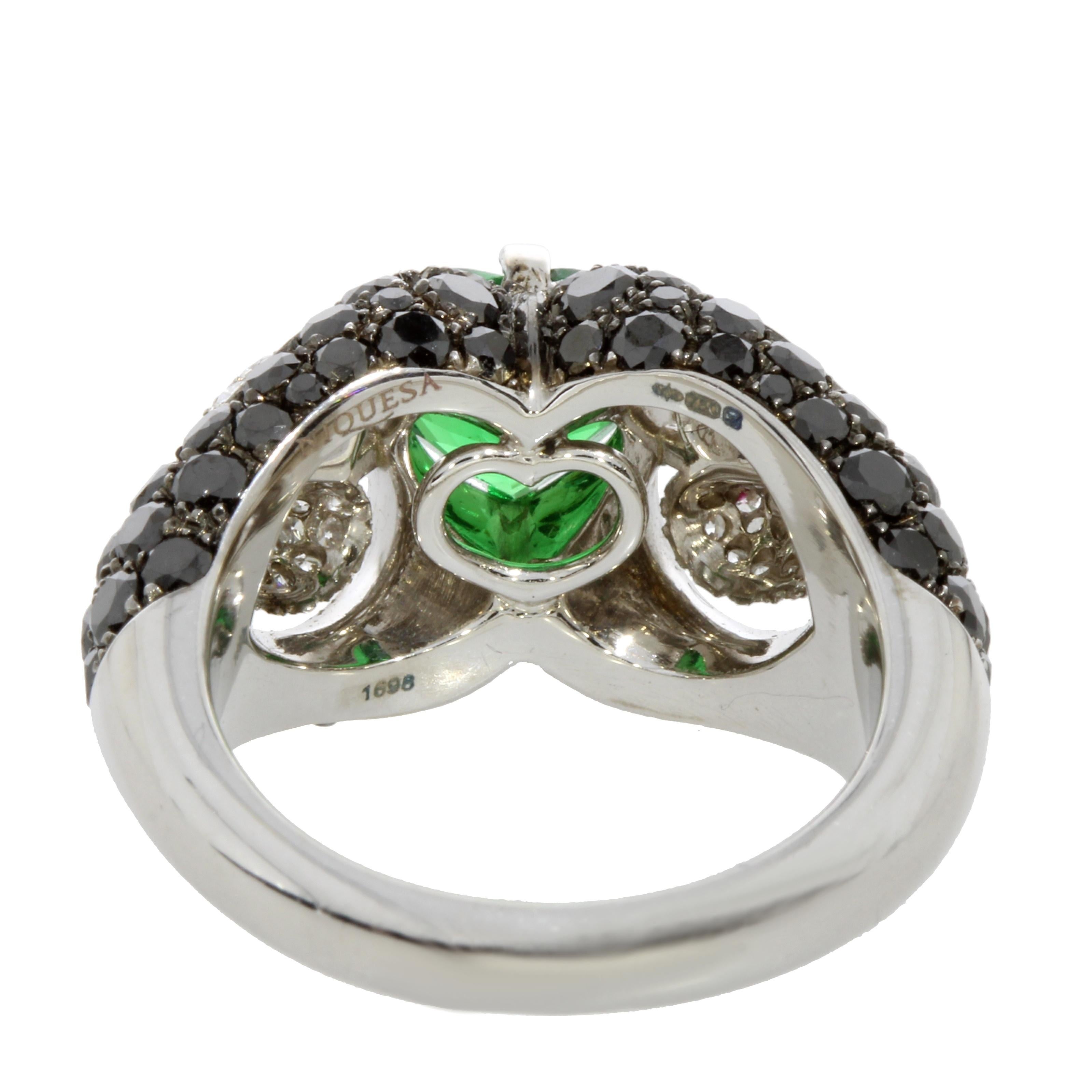 Tsavorite and Diamond Heart Ring 18 Karat Gold Collection by Niquesa In New Condition For Sale In London, GB