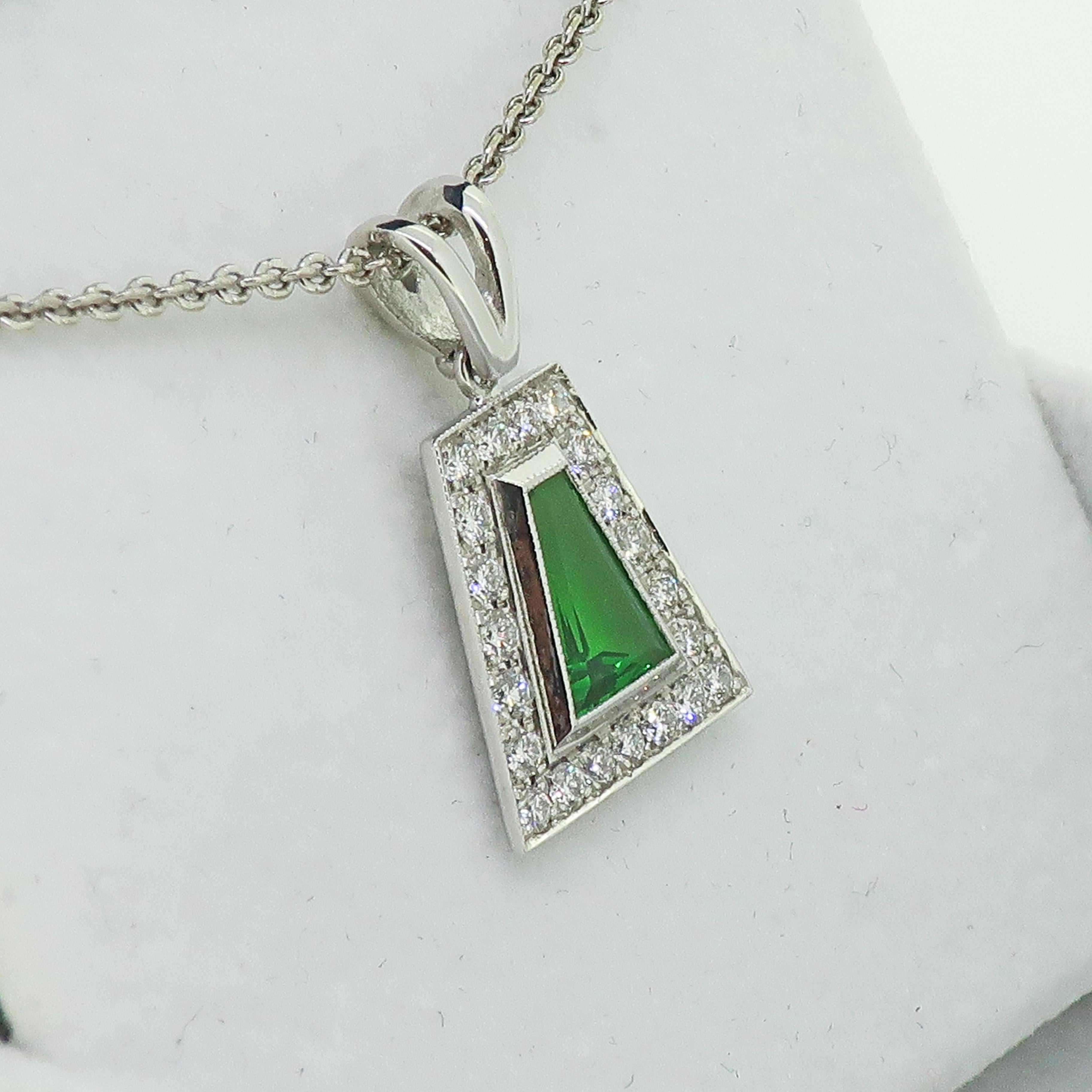 Tsavorite and Diamond Pendant 18 Karat White Gold In New Condition For Sale In East Grinstead, GB
