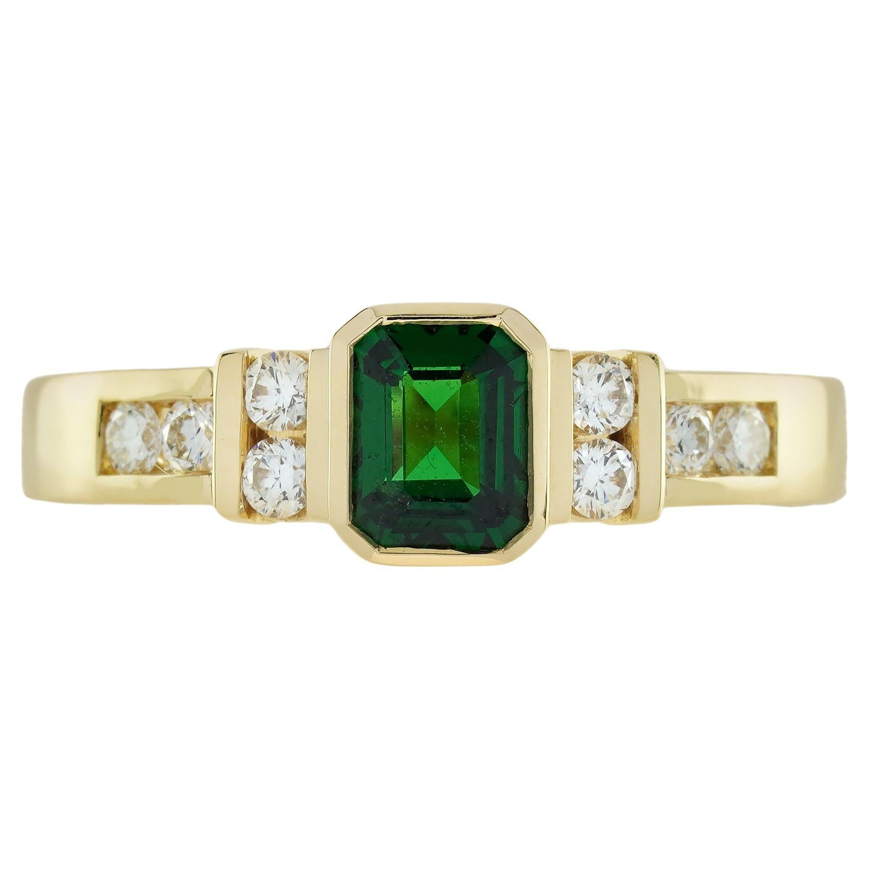 Tsavorite and Diamond Solitaire Engagement Ring in 18K Yellow Gold