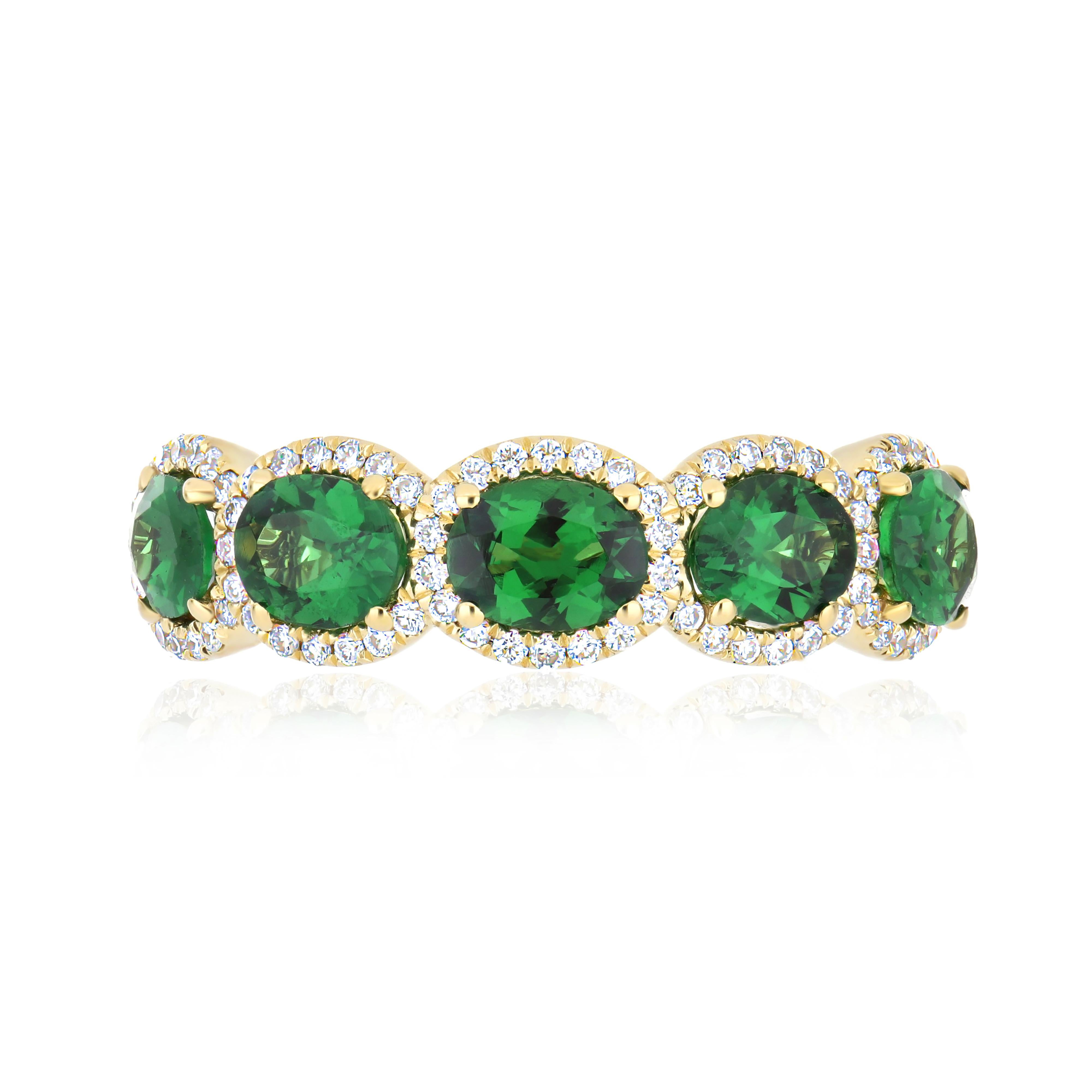 Tsavorite and Diamond Studded hand-crafted ring in 18 Karat Yellow Gold For Sale 3