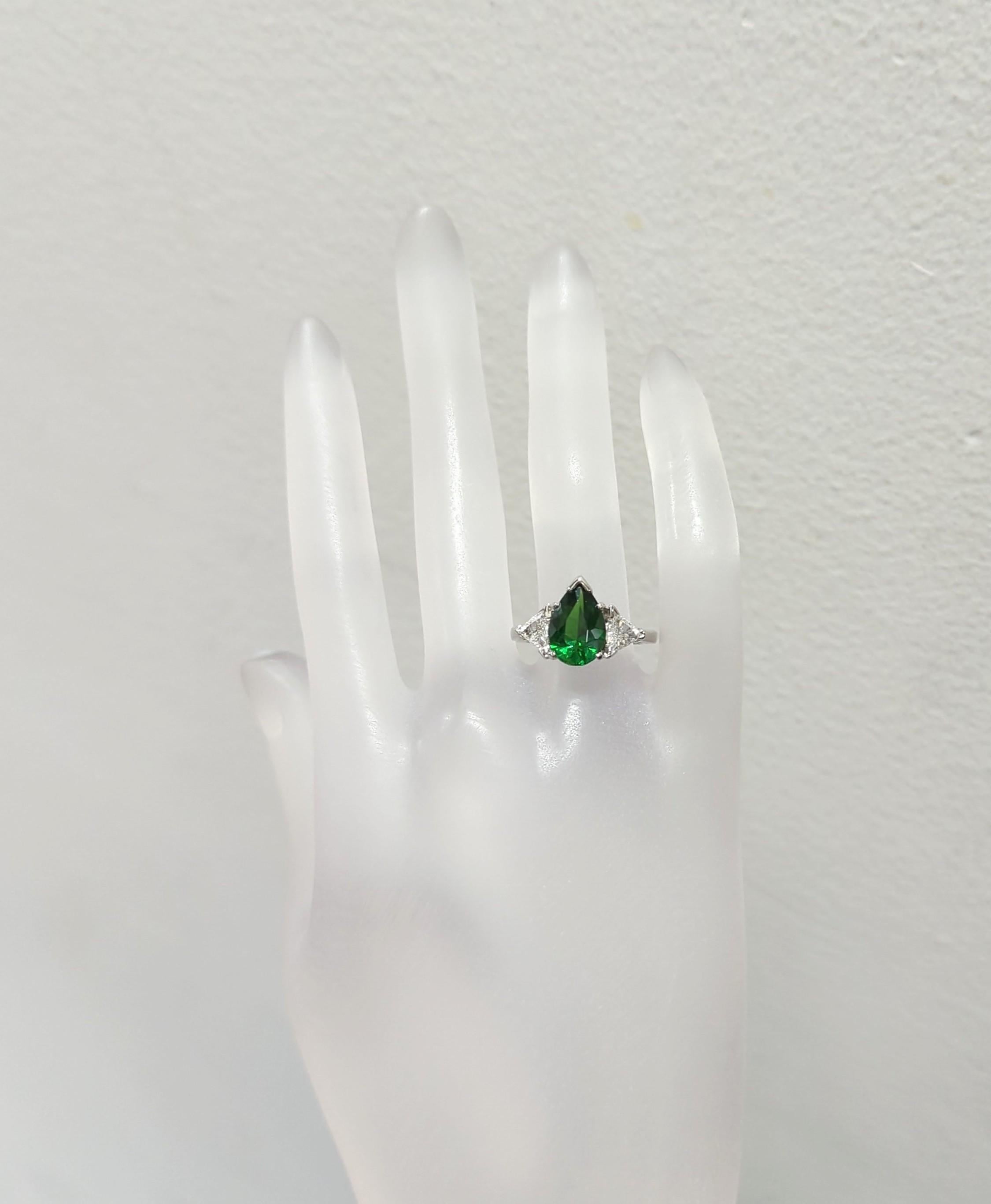 Tsavorite and White Diamond Three Stone Ring in Platinum In New Condition For Sale In Los Angeles, CA
