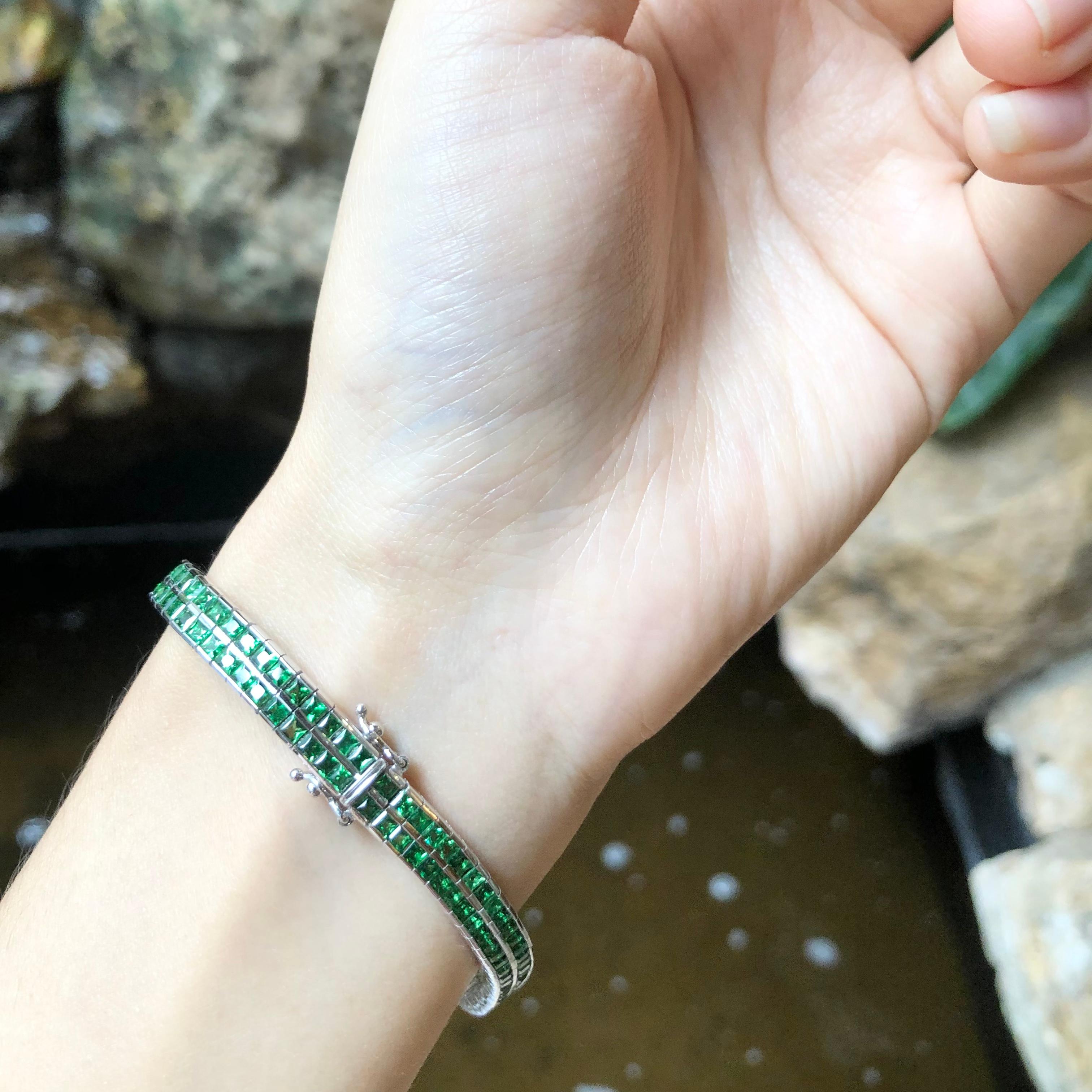 Pulsera de tsavorita de 8,78 quilates engastada en oro blanco de 18 quilates

Anchura:  0.6 cm 
Longitud: 18,0 cm
Peso total: 34,54 gramos

