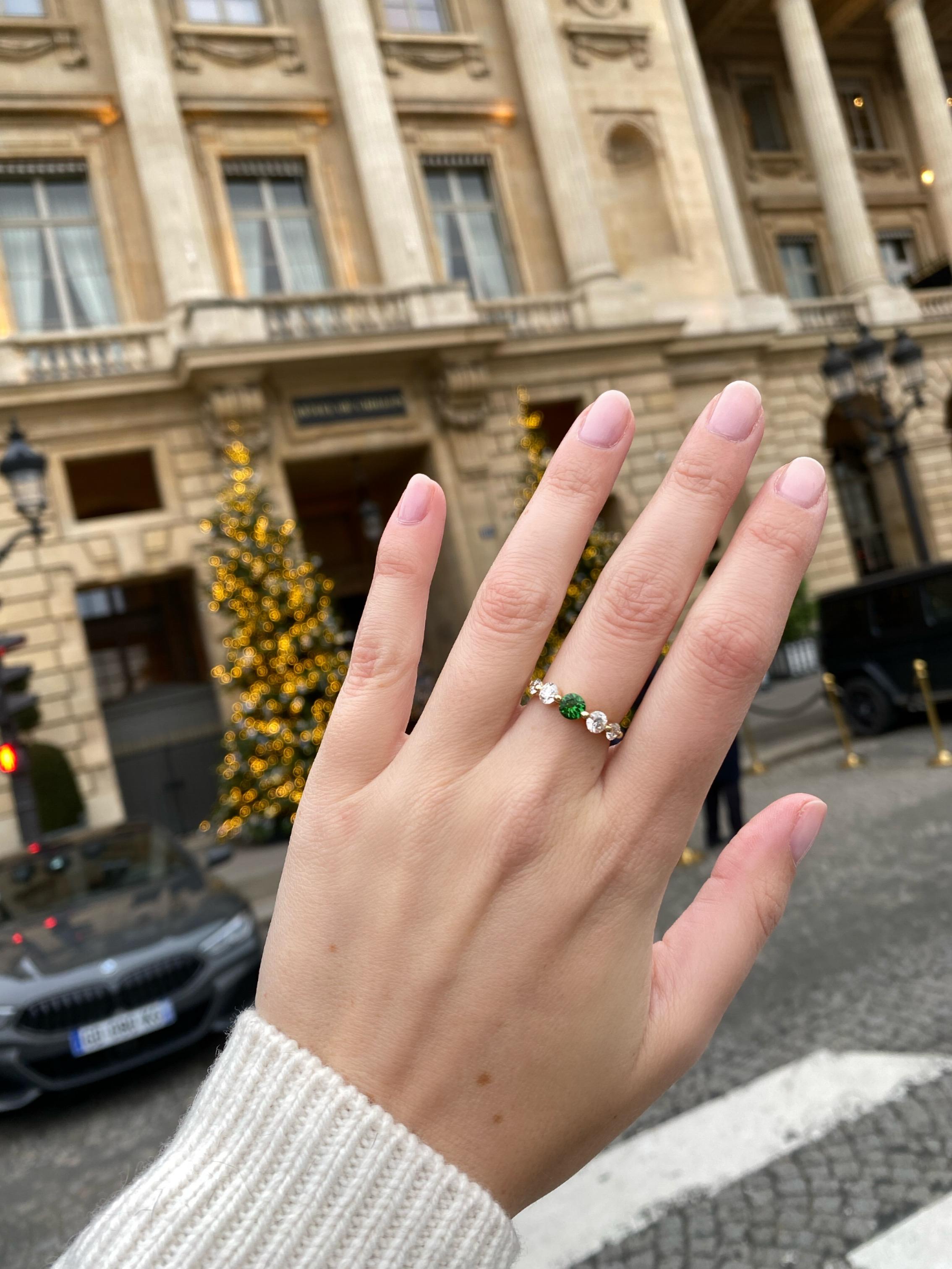 Anillo de oro amarillo de 18 quilates con tsavorita y diamantes en Nuevo estado para la venta en Los Angeles, US