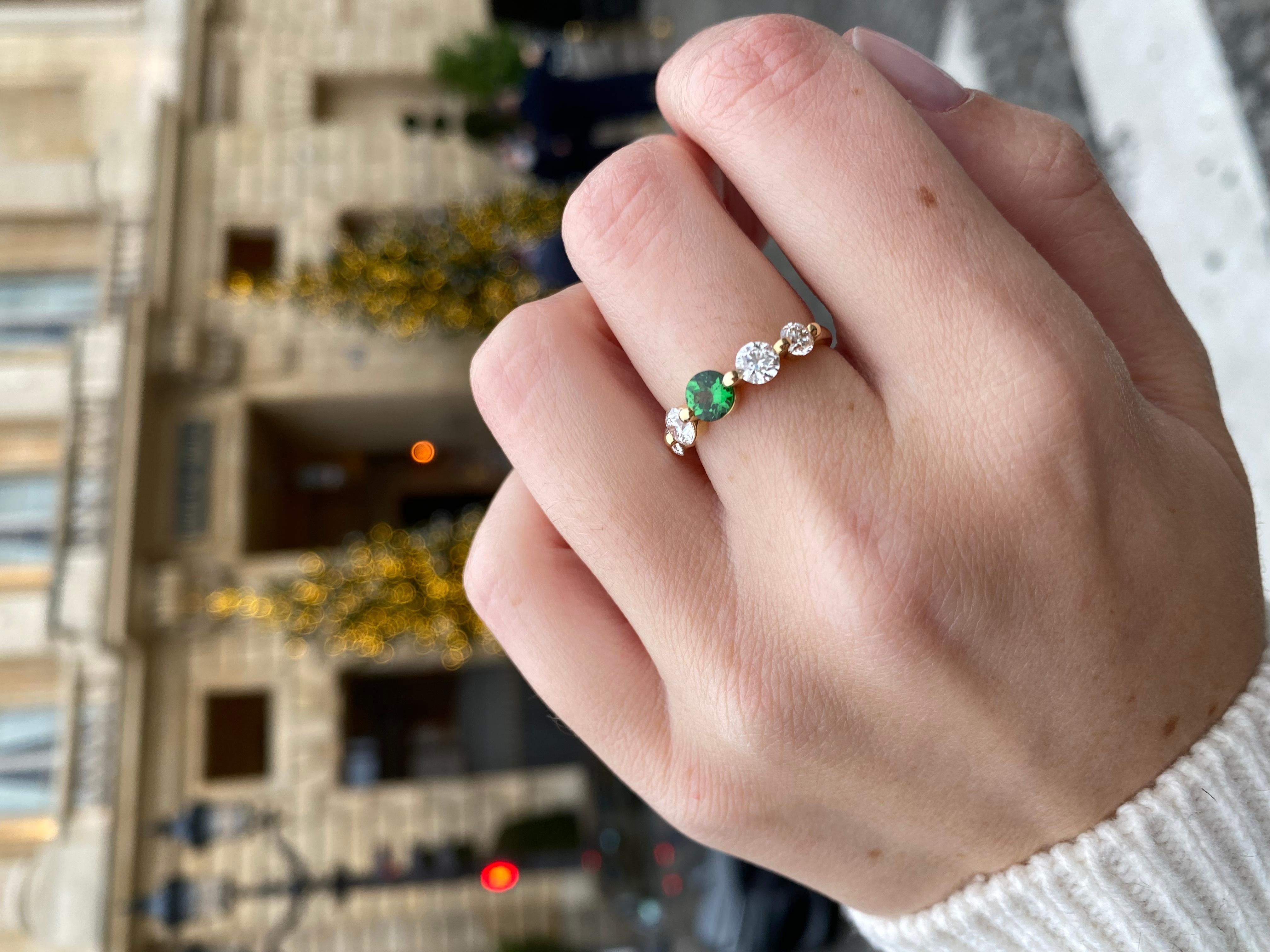 De las mujeres Anillo de oro amarillo de 18 quilates con tsavorita y diamantes en venta