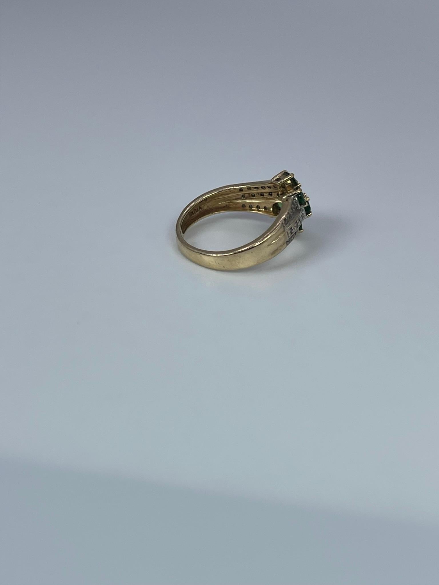 Tsavorit & Diamant Cocktail-Ring 10kt Gelbgold Natürliche Edelsteine Ring (Rundschliff) im Angebot