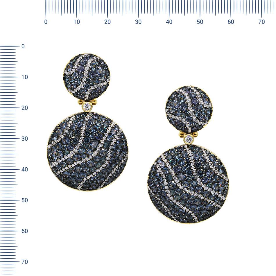 Tsavorite Diamond Yellow Gold 18 Karat Chic Dangle Clip-On Earrings for Her In New Condition For Sale In Montreux, CH