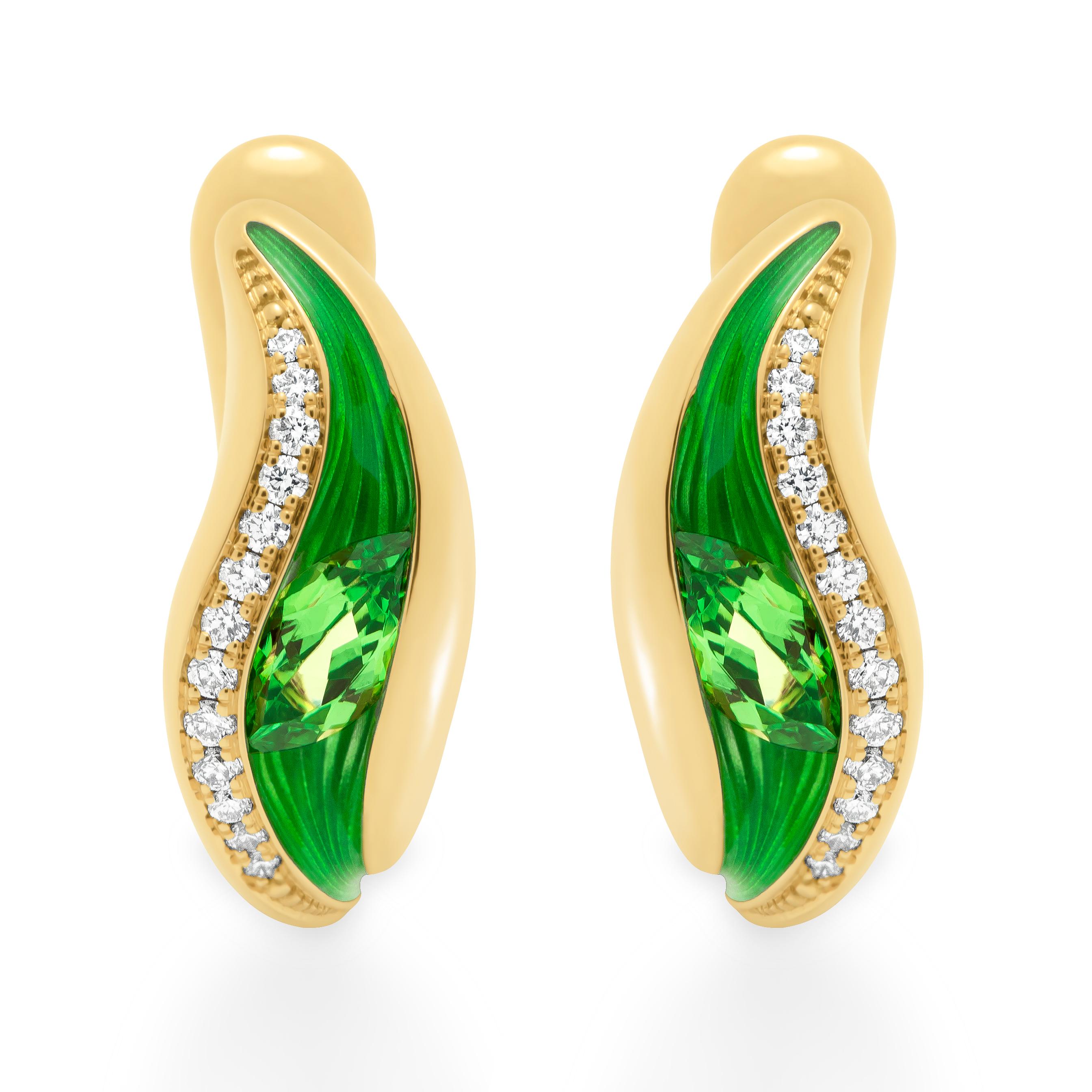 Contemporain Boucles d'oreilles en or jaune 18 carats, émail, tsavorite et diamants, de couleurs fondues en vente