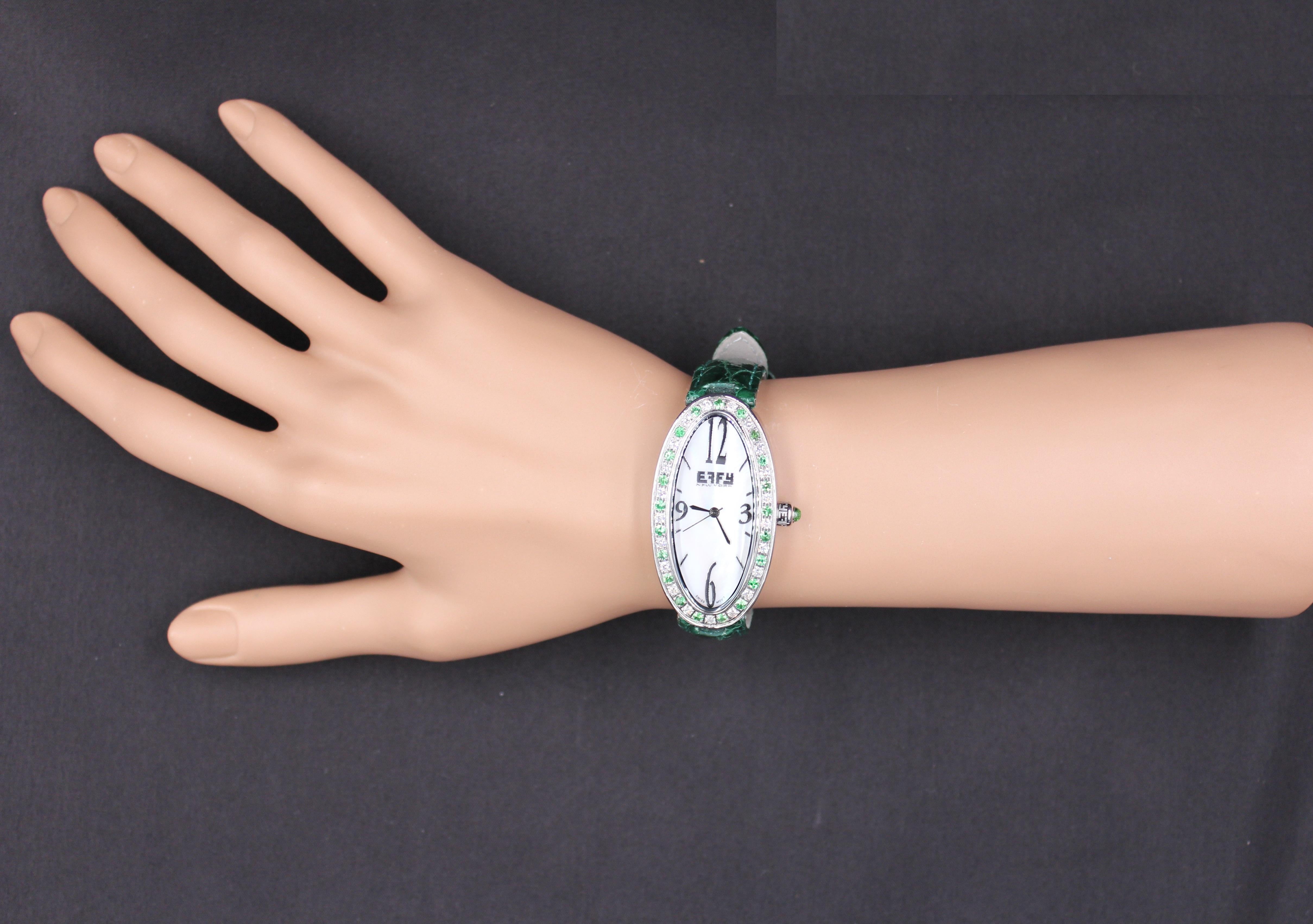 Montre suisse de luxe  quartz et bracelet en cuir exotique avec cadran pav de tsavorites et de diamants en vente 1
