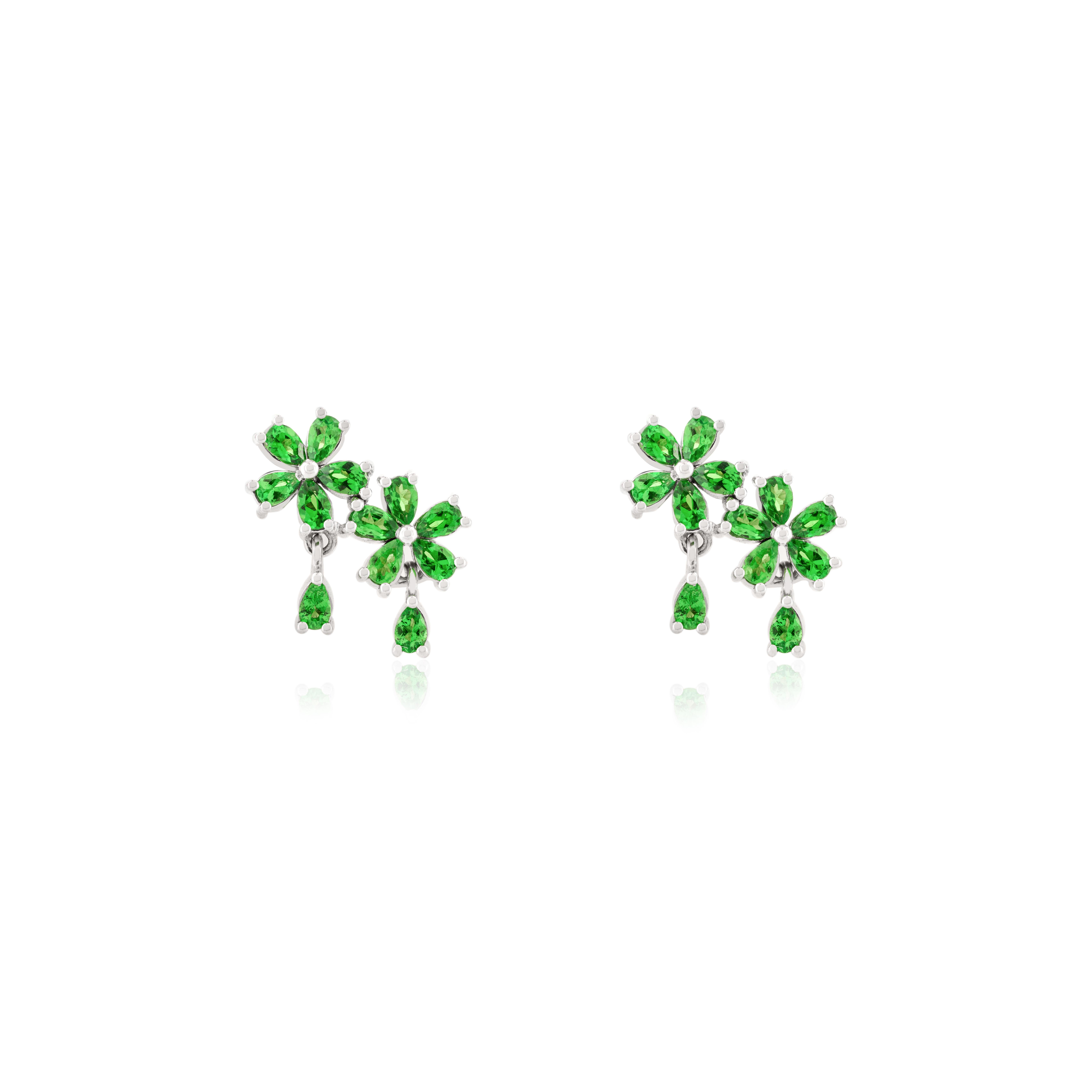 Art Déco Orecchini moderni con tsavorite a doppio fiore per lei in oro bianco massiccio 14k in vendita
