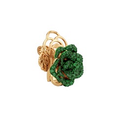 Orecchini a bottone con tsavorite in oro giallo 14kt, La Vie En Rose di Renu Oberoi