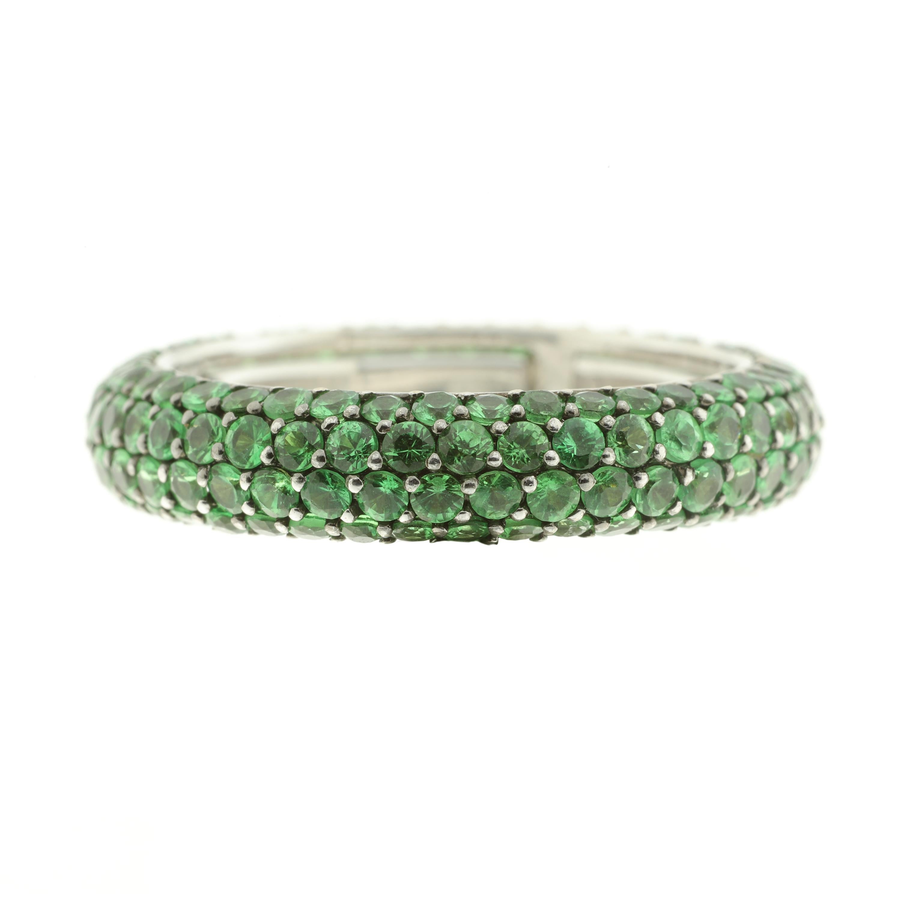 Tsavorite Eternity Ring in 18 Karat White Gold In New Condition For Sale In Palermo, Italy PA