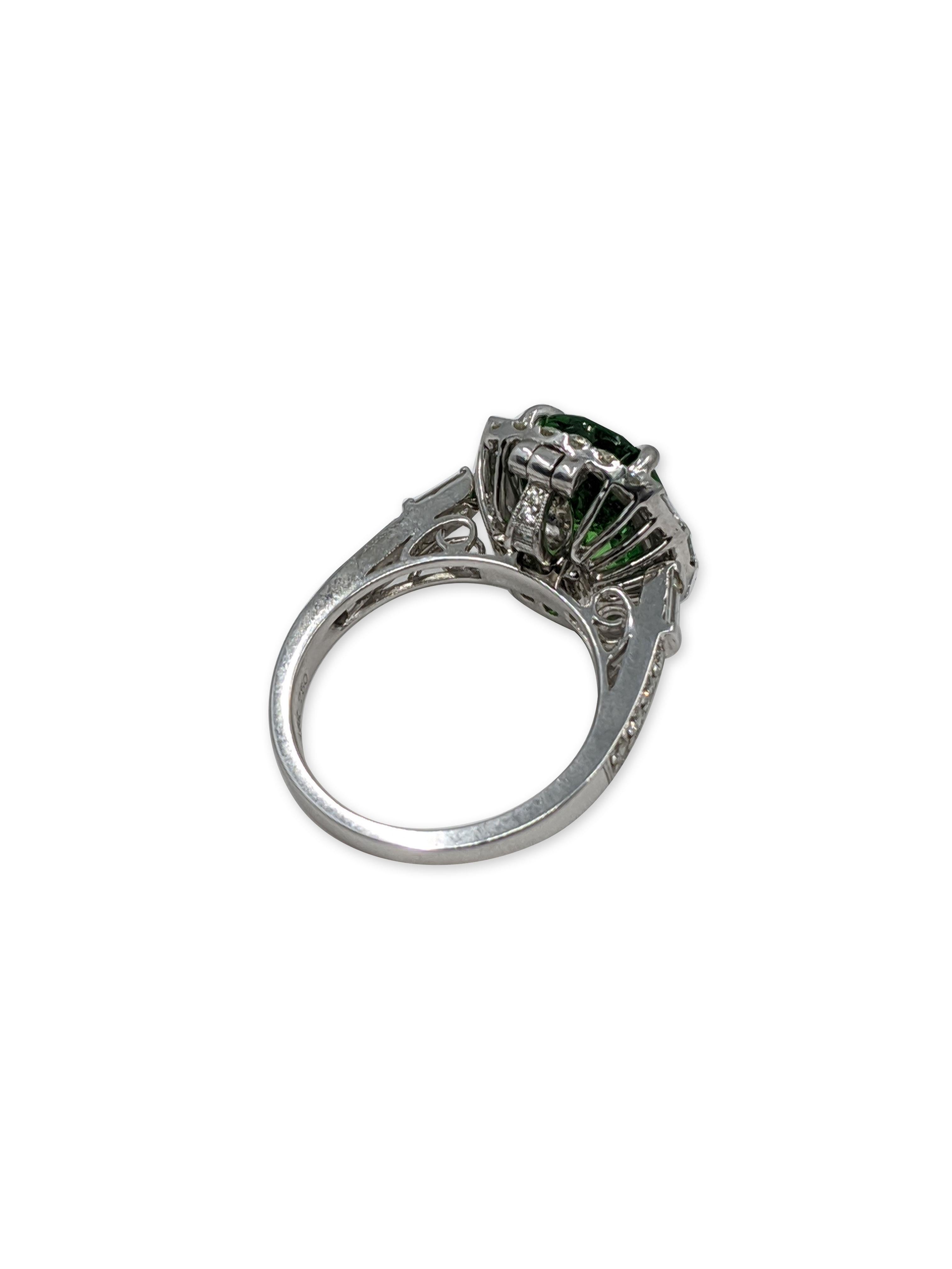 Tsavorite Fashion Ring '18 Karat' In Excellent Condition For Sale In Great Neck, NY