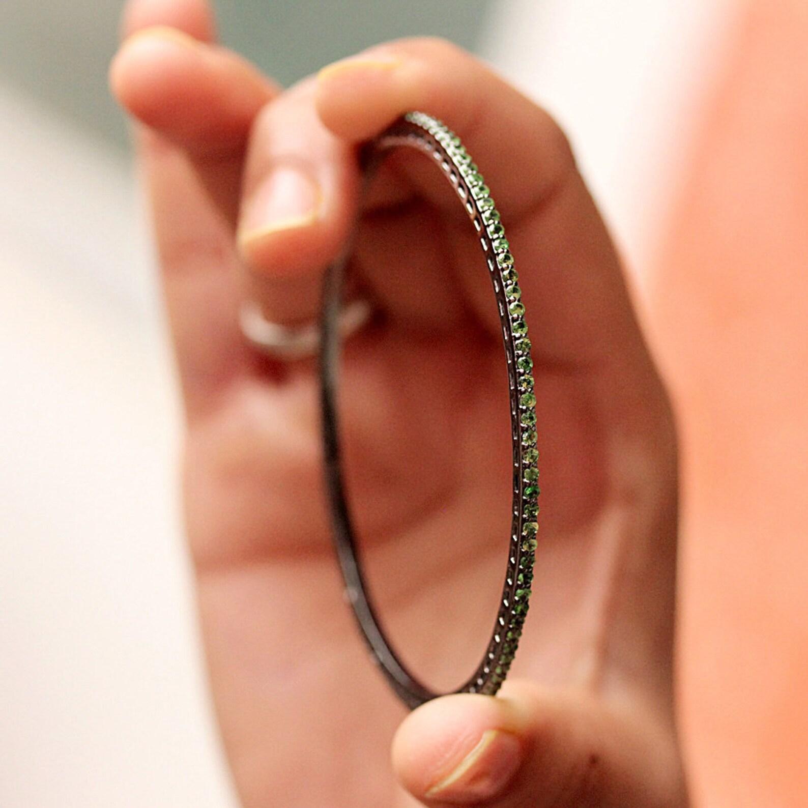 Taglio brillante Granato di tsavorite in argento 925 Bangle fatto a mano in vendita