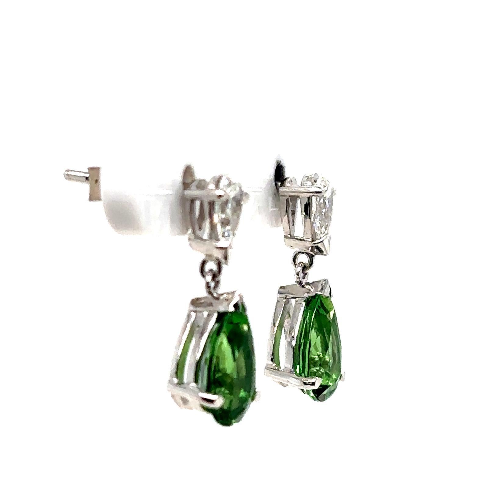 Pendientes Gota Granate Tsavorita y Diamante Pera sobre Pera Oro Blanco 18 Kilates Corte pera en venta