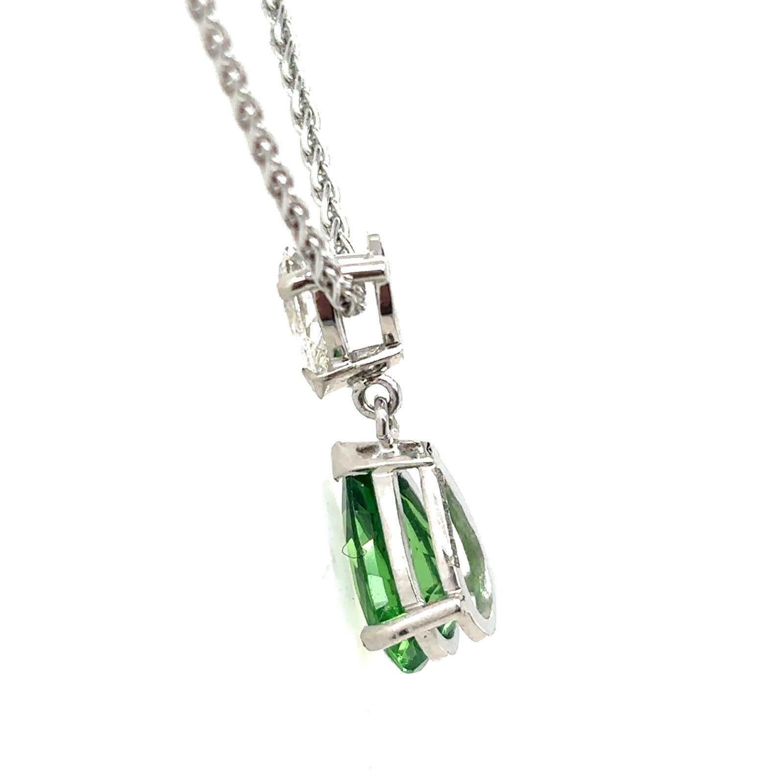 De las mujeres Colgante y cadena de oro blanco de 18 quilates con granate tsavorita y diamantes en venta