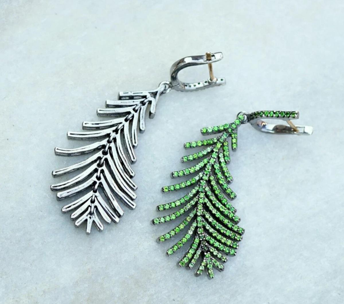 Tsavorite Garnet Dangling Earring 925 Silver Plume Earring Handmade Wedding Gift For Sale 4