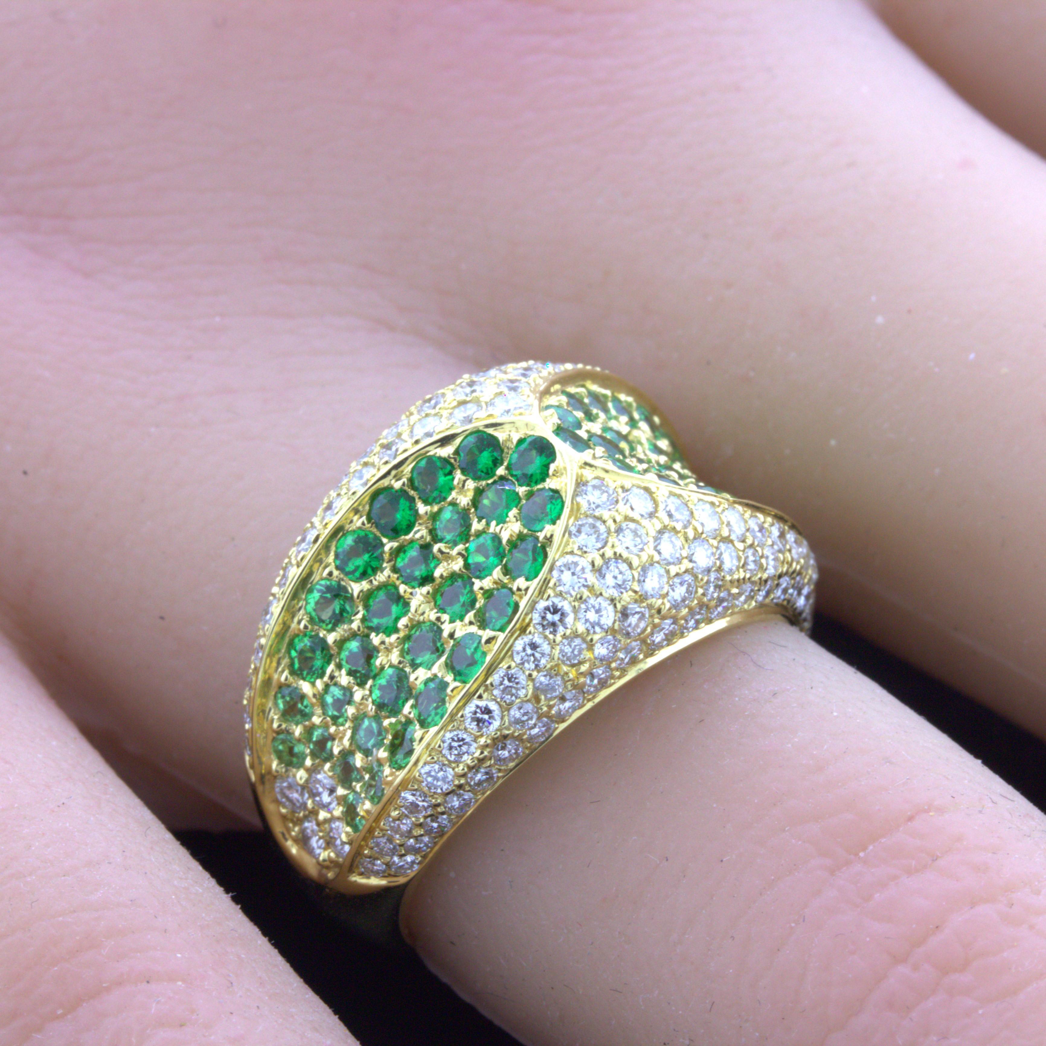 Tsavorite Garnet Diamond 18k Yellow Gold Ring In New Condition For Sale In Beverly Hills, CA