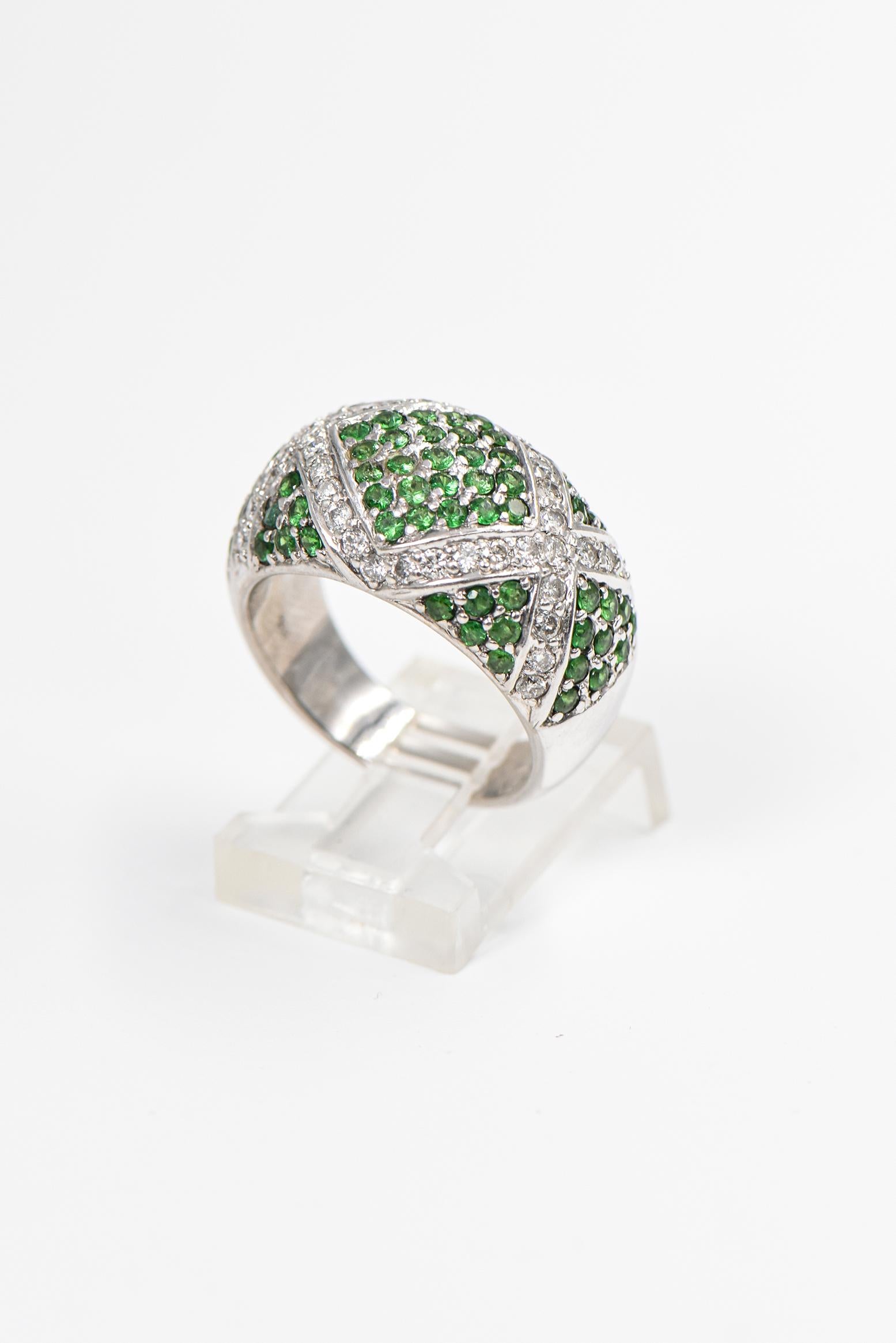Tsavorite Garnet Diamond Dome Ring and Earrings White Gold Set In Good Condition For Sale In Miami Beach, FL