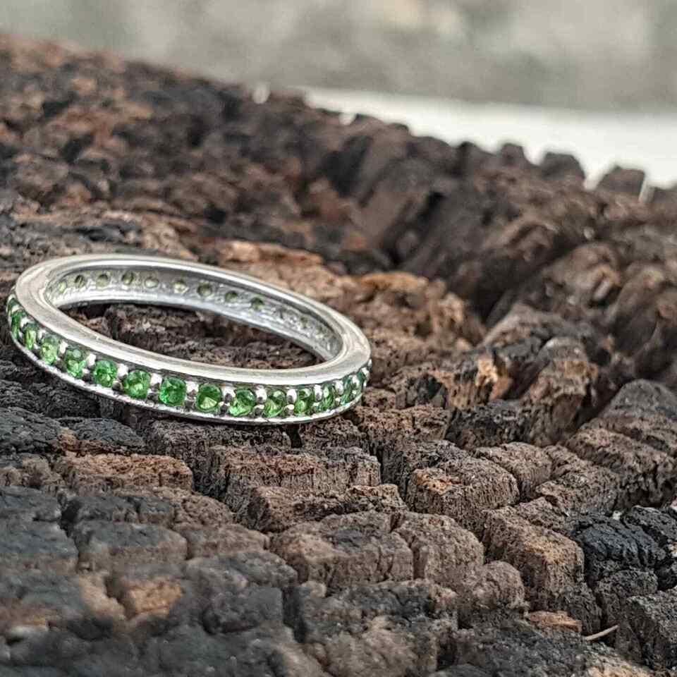 Tsavorit Granat Eternity Bands Ring 925 Sterling Silber Ring Hochzeit Band. (Art déco)