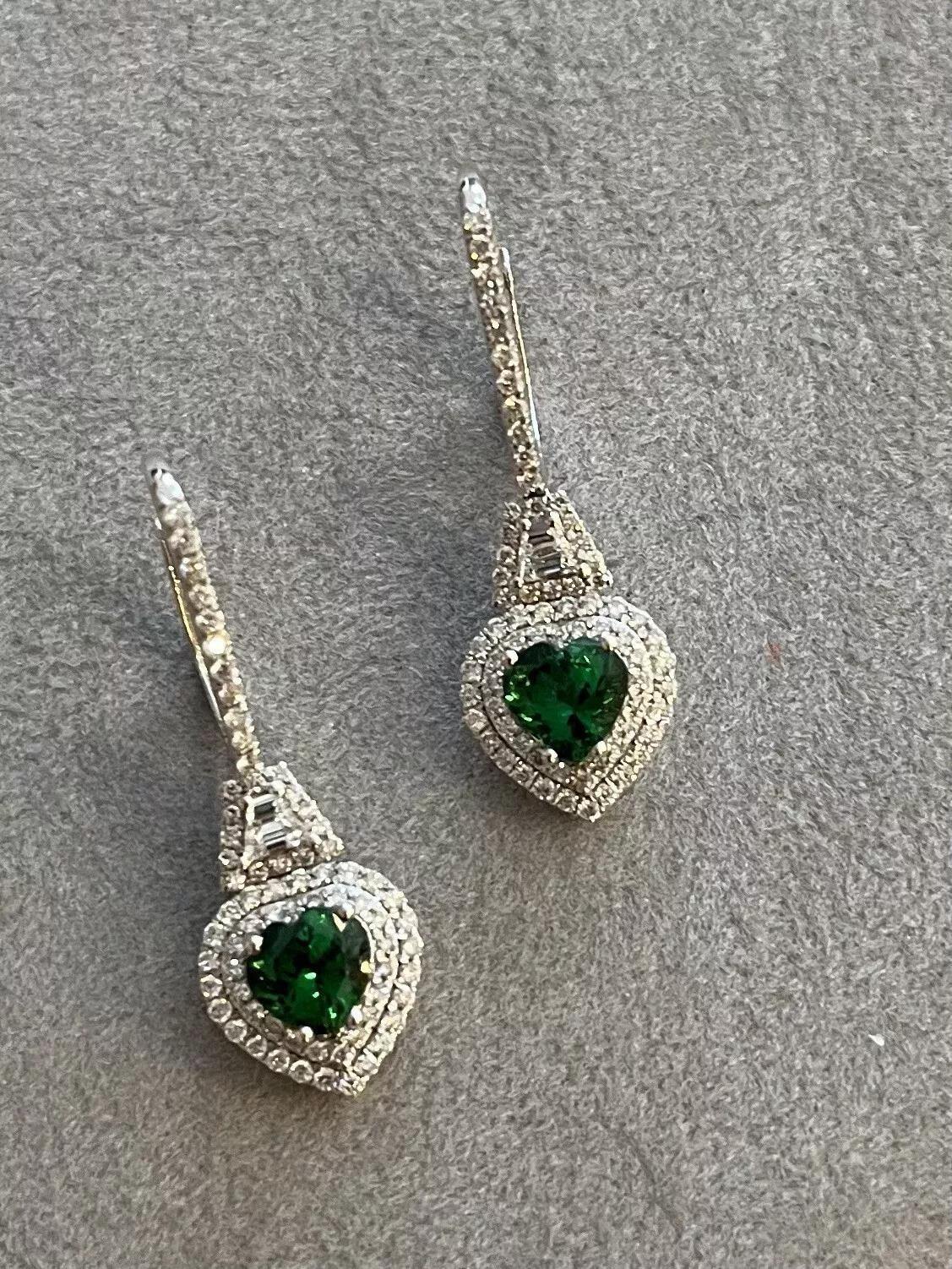 Tsavorite Garnet Hearts and Diamond Drop Earrings in 18k White Gold In Excellent Condition For Sale In La Jolla, CA
