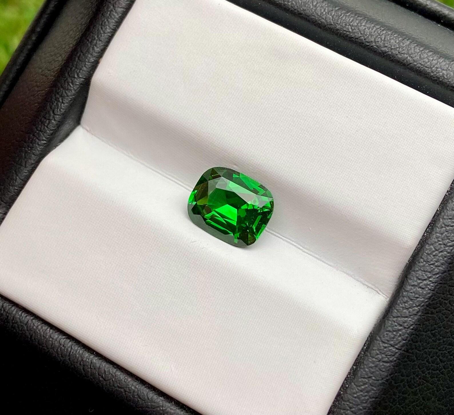 da uomo o donna Granato di Tsavorite sfuso 1,66 Ct. gemma naturale, Cuscino, Tanzania, Certificato in vendita