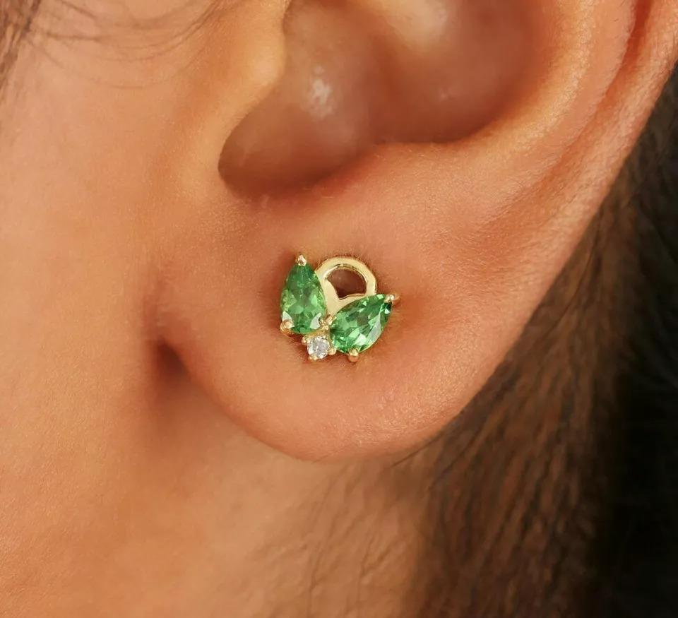Tsavorite Garnet Minimalist Earring 14k Gold Pave Diamond Proposal Earring Gift
Light weight can be worn everyday

Additional information:
Base Metal: Yellow Gold, 14k
Earring Size: 8mm Approx
Diamond Weight: 0.03 Cts Approx
Main Stone Shape: