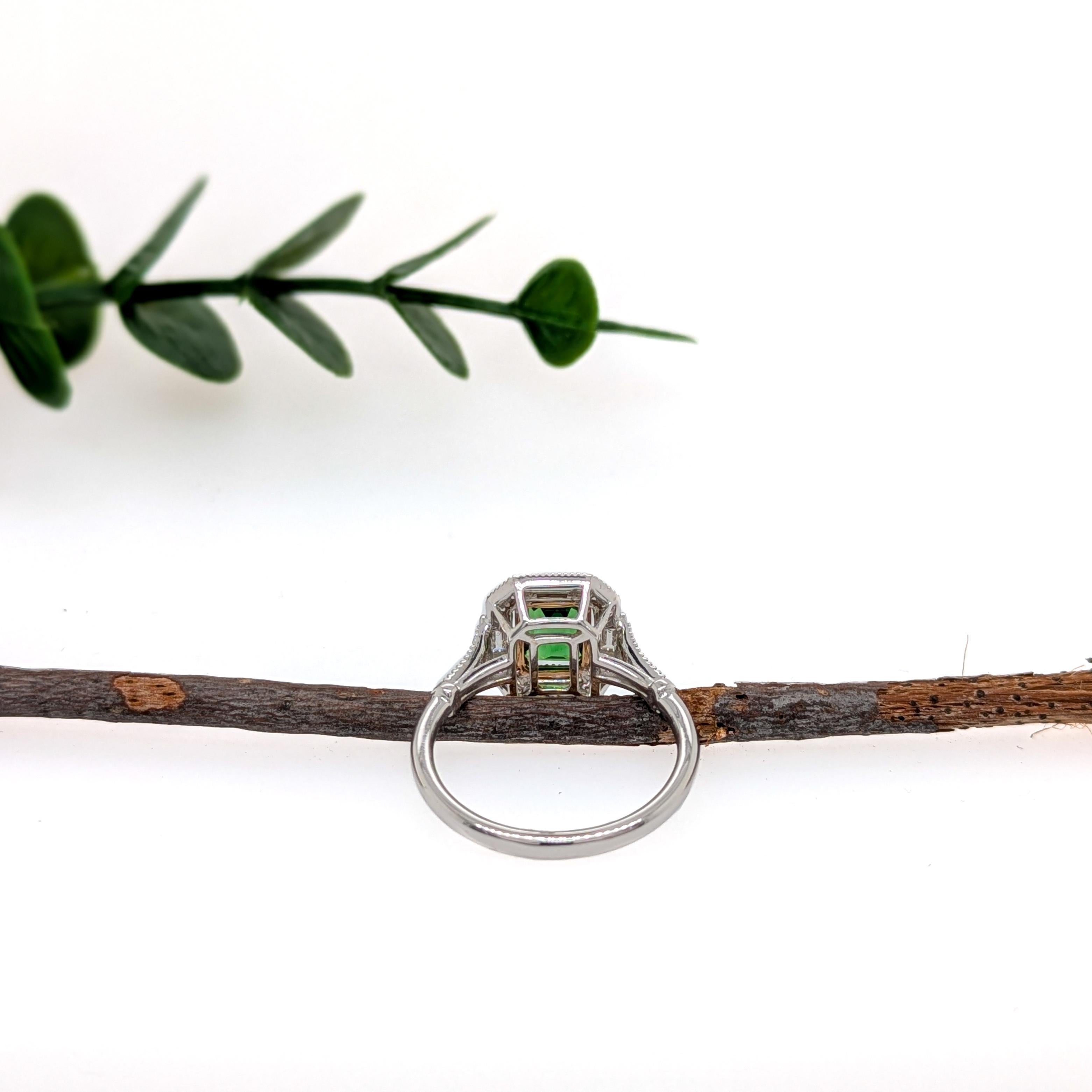 Tsavorite Garnet Ring w Earth Mined Diamond Accents in Solid 14K Gold  EM 7x5mm In New Condition For Sale In Columbus, OH