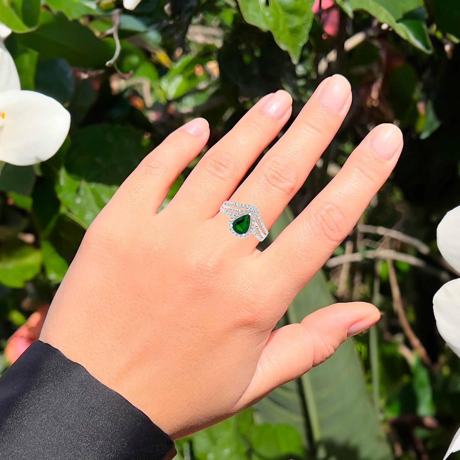 Contemporary Tsavorite Ring With Diamonds 1.60 Carats 14K White Gold For Sale