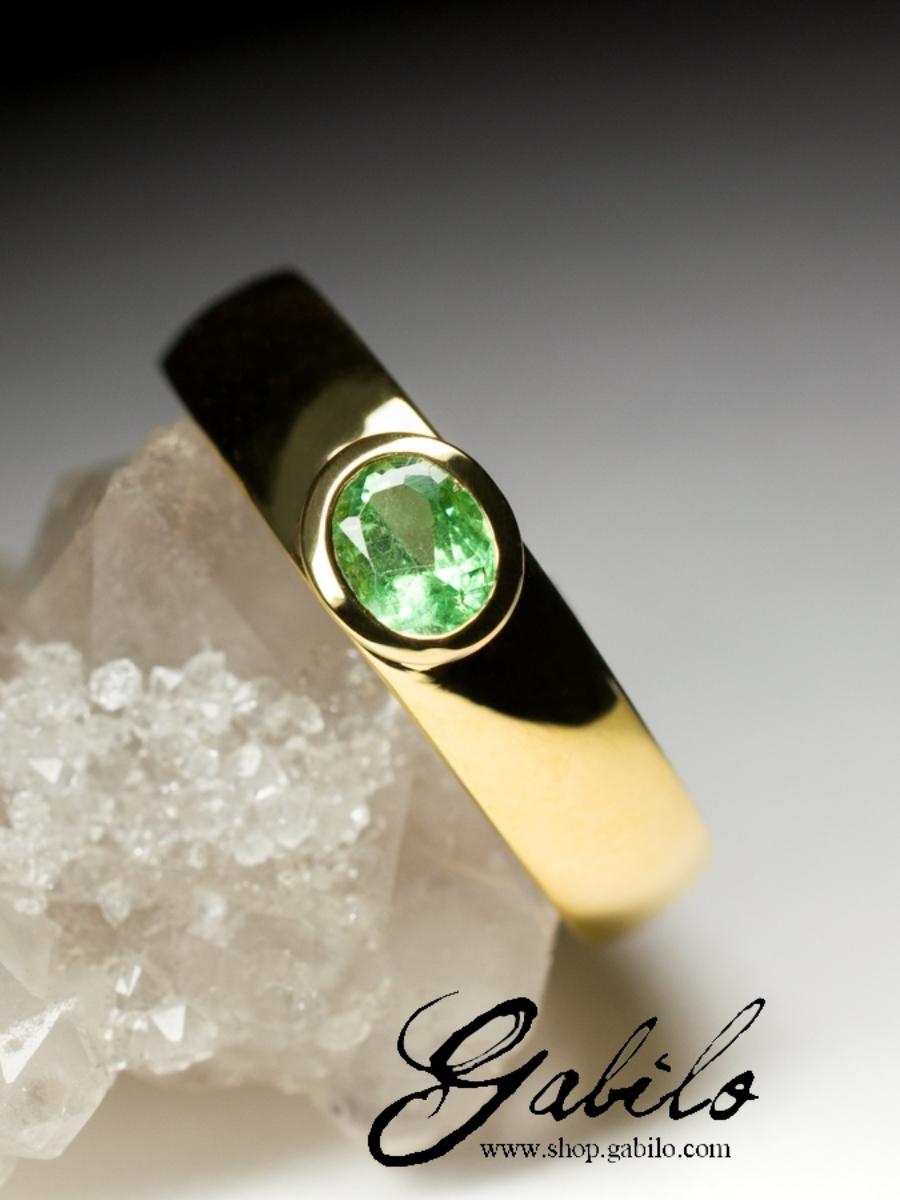 Tsavorite Gold Ring Jewelry Bright Deep Green Garnet LGBTQ Engagement Jewellery For Sale 5